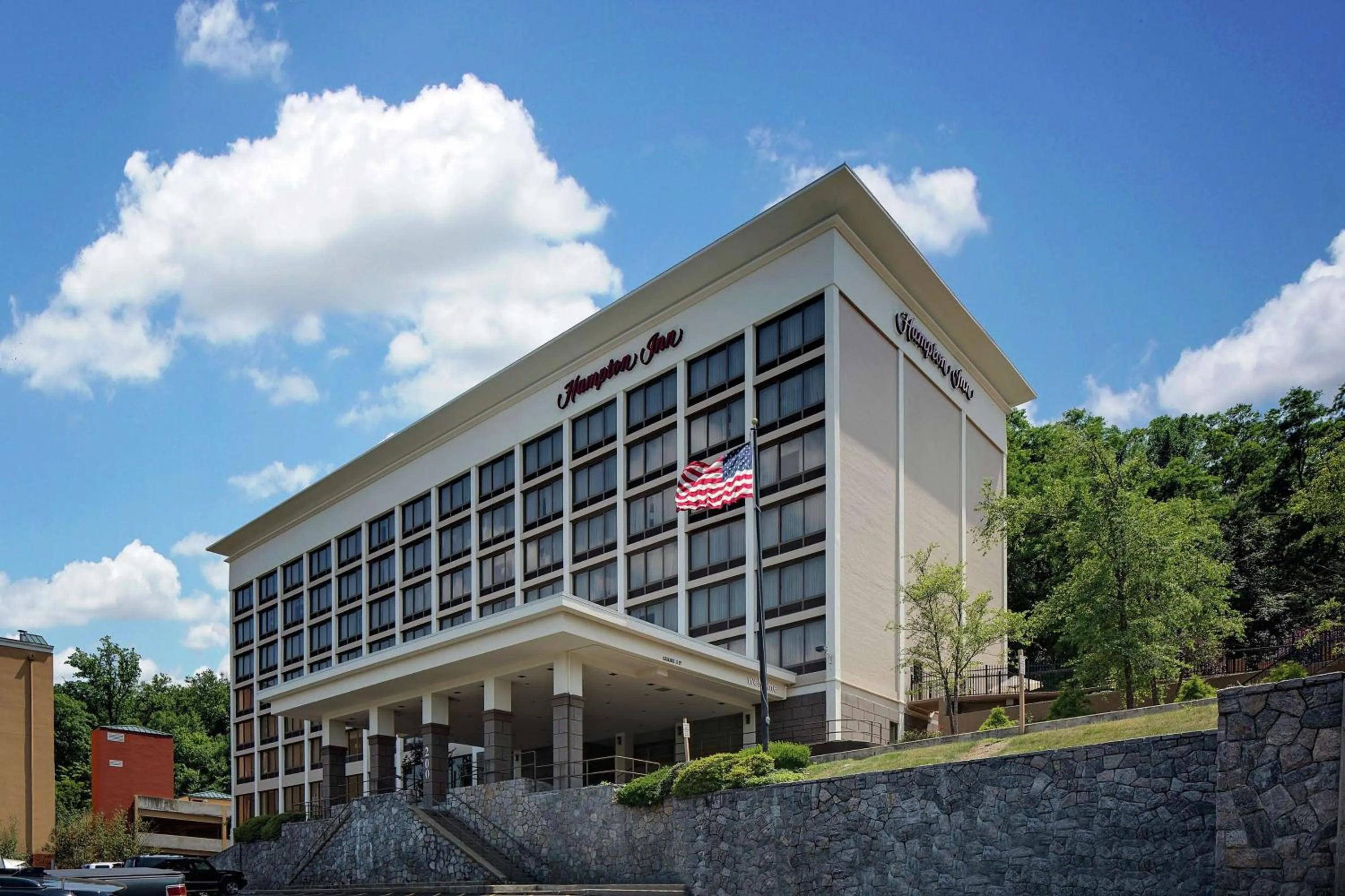 Property building in Hampton Inn White Plains/Tarrytown