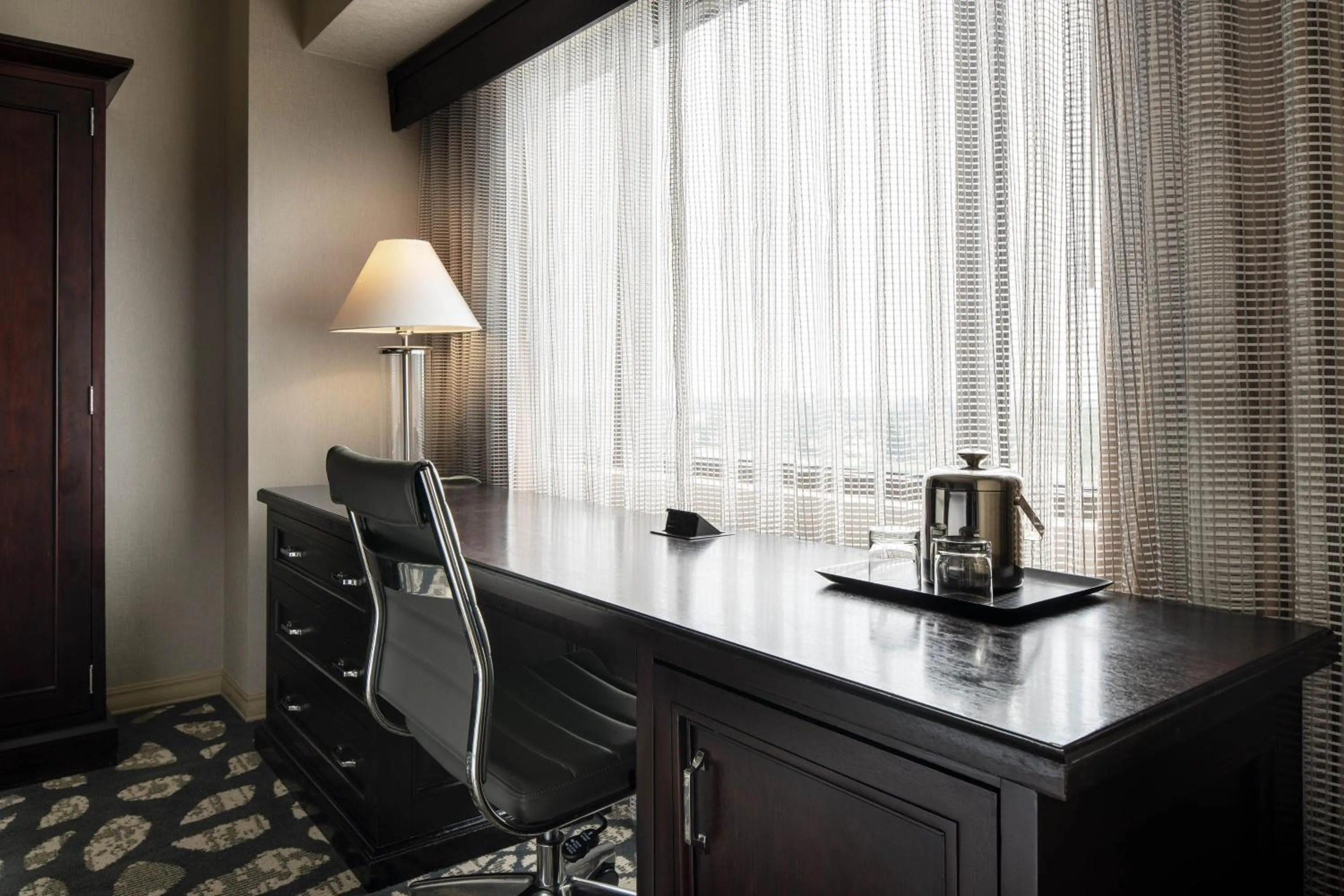 Photo of the whole room in Sheraton Garden Grove-Anaheim South