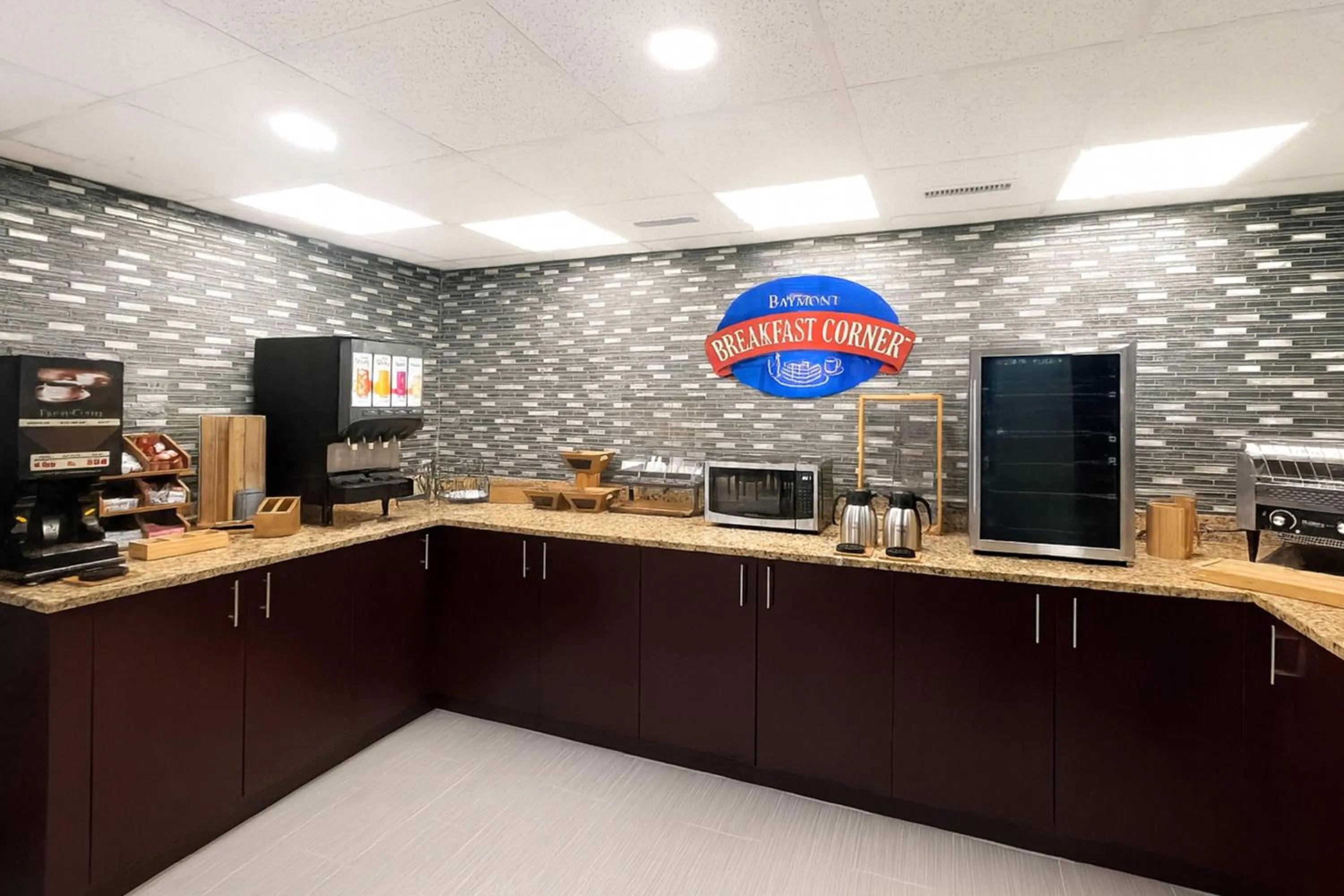 Restaurant/places to eat in Baymont by Wyndham Fayetteville