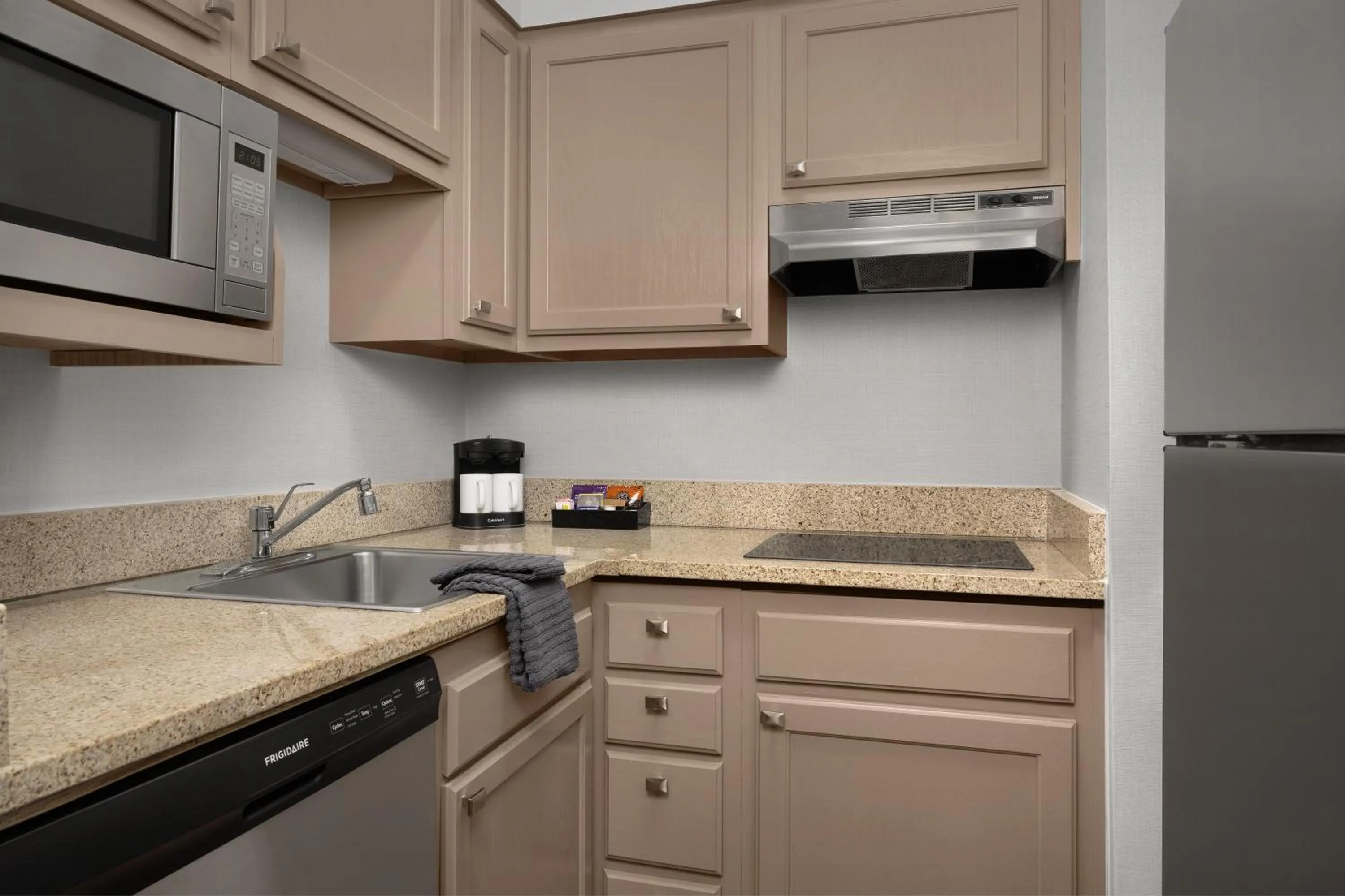 Kitchen or kitchenette in Homewood Suites by Hilton Raleigh/Cary