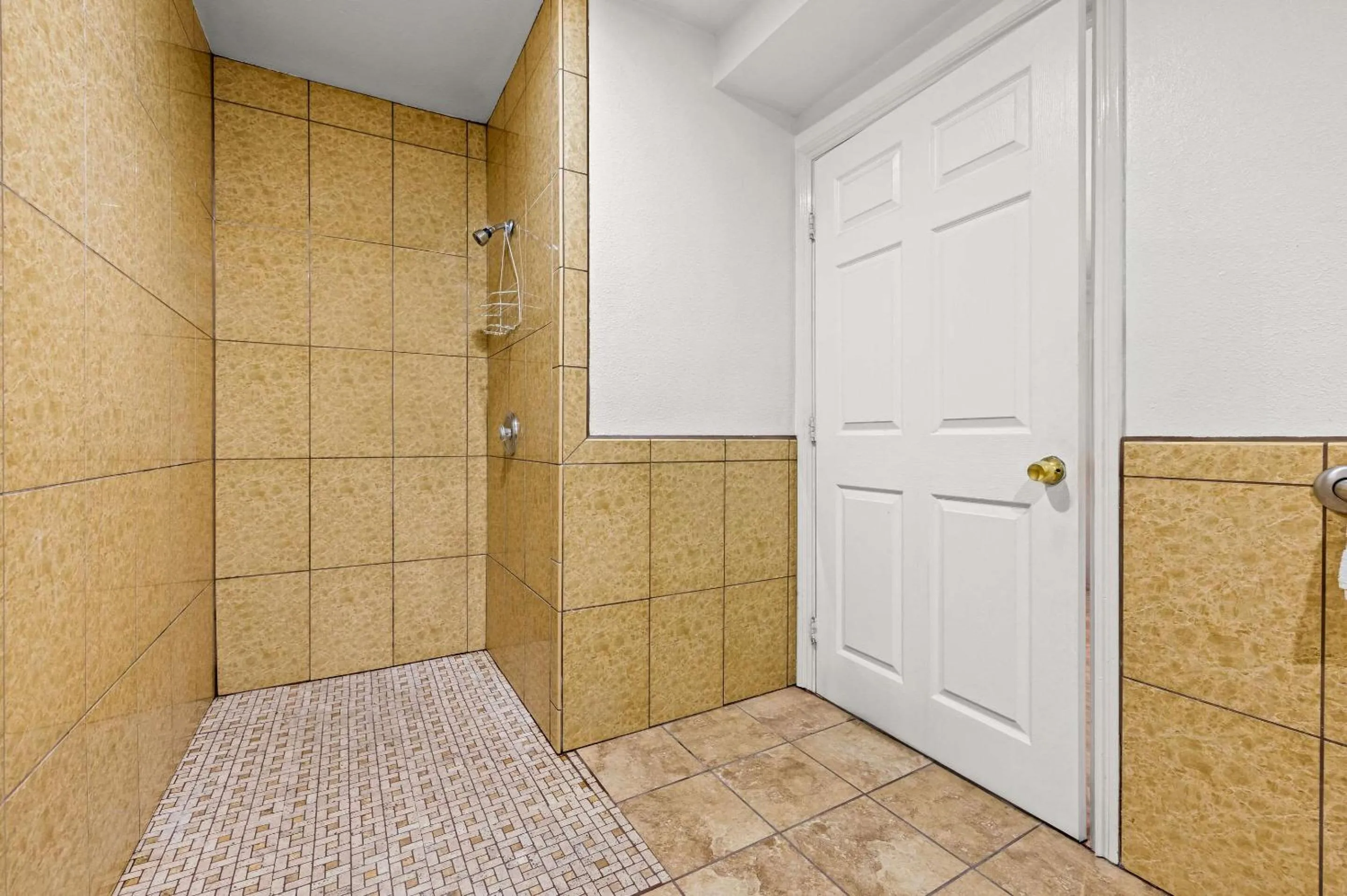 Bedroom in Rodeway Inn Santa Ana - Garden Grove