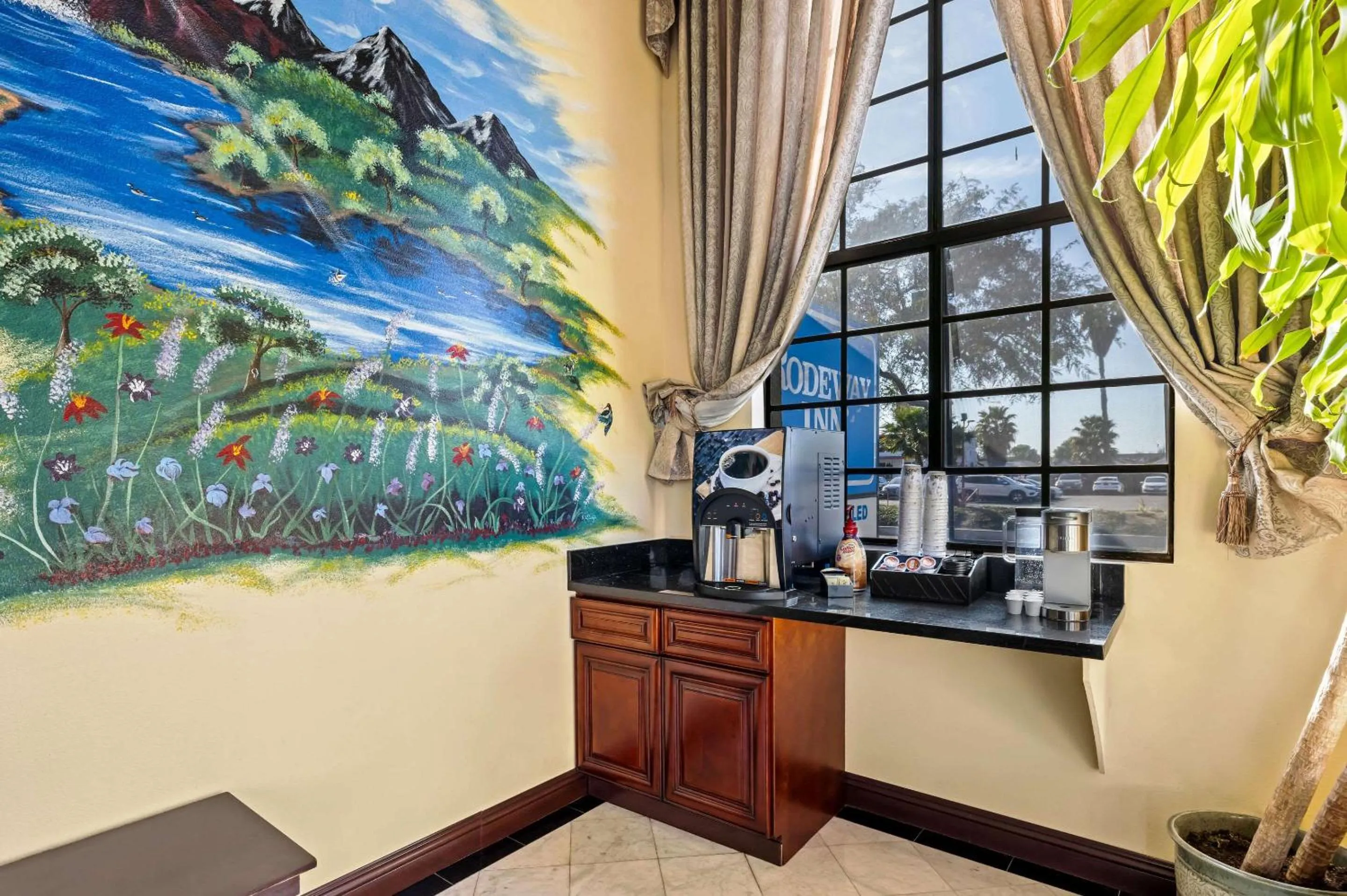 Lobby or reception in Rodeway Inn Santa Ana - Garden Grove