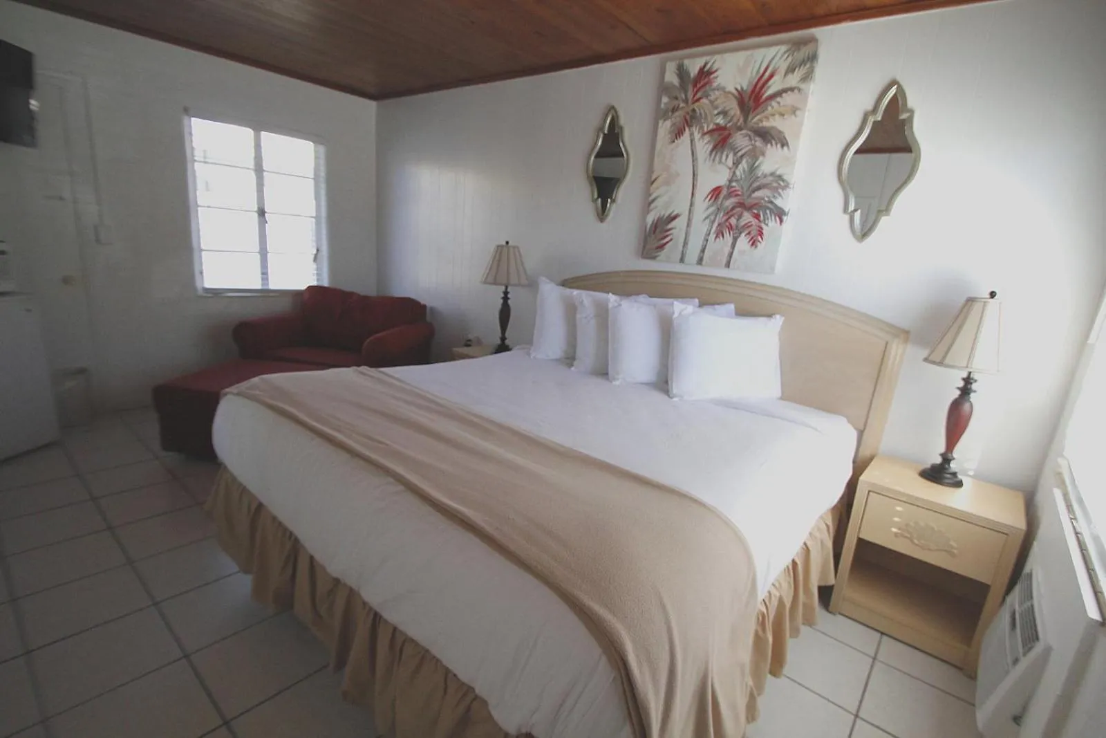 Day, Bed in Island Breeze Inn - Venice