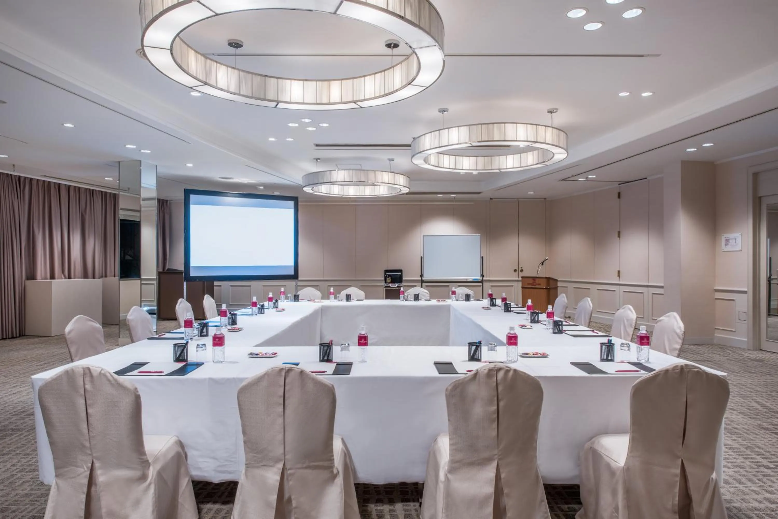 Meeting/conference room in ANA Crowne Plaza Kanazawa by IHG