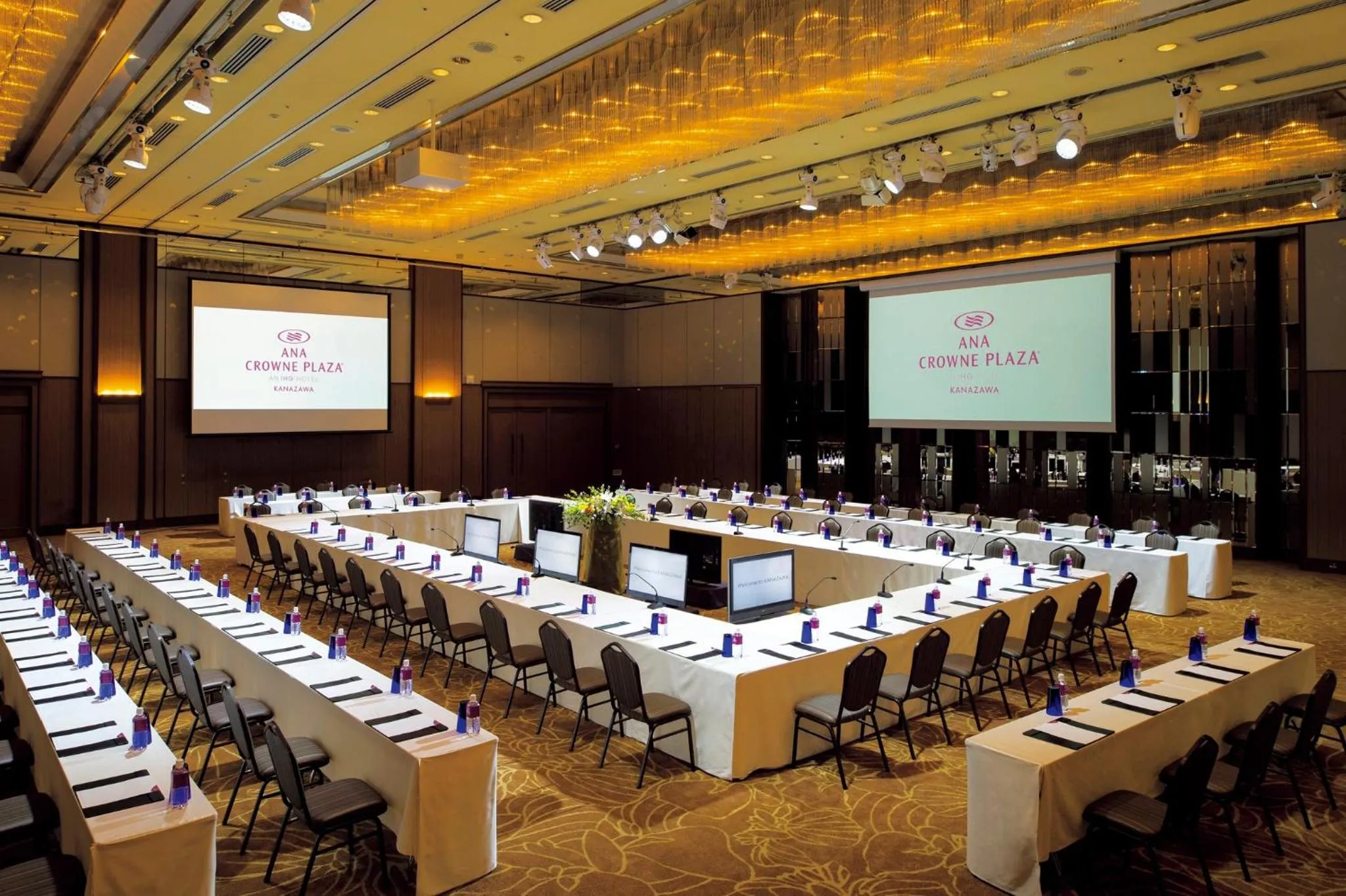 Meeting/conference room in ANA Crowne Plaza Kanazawa by IHG