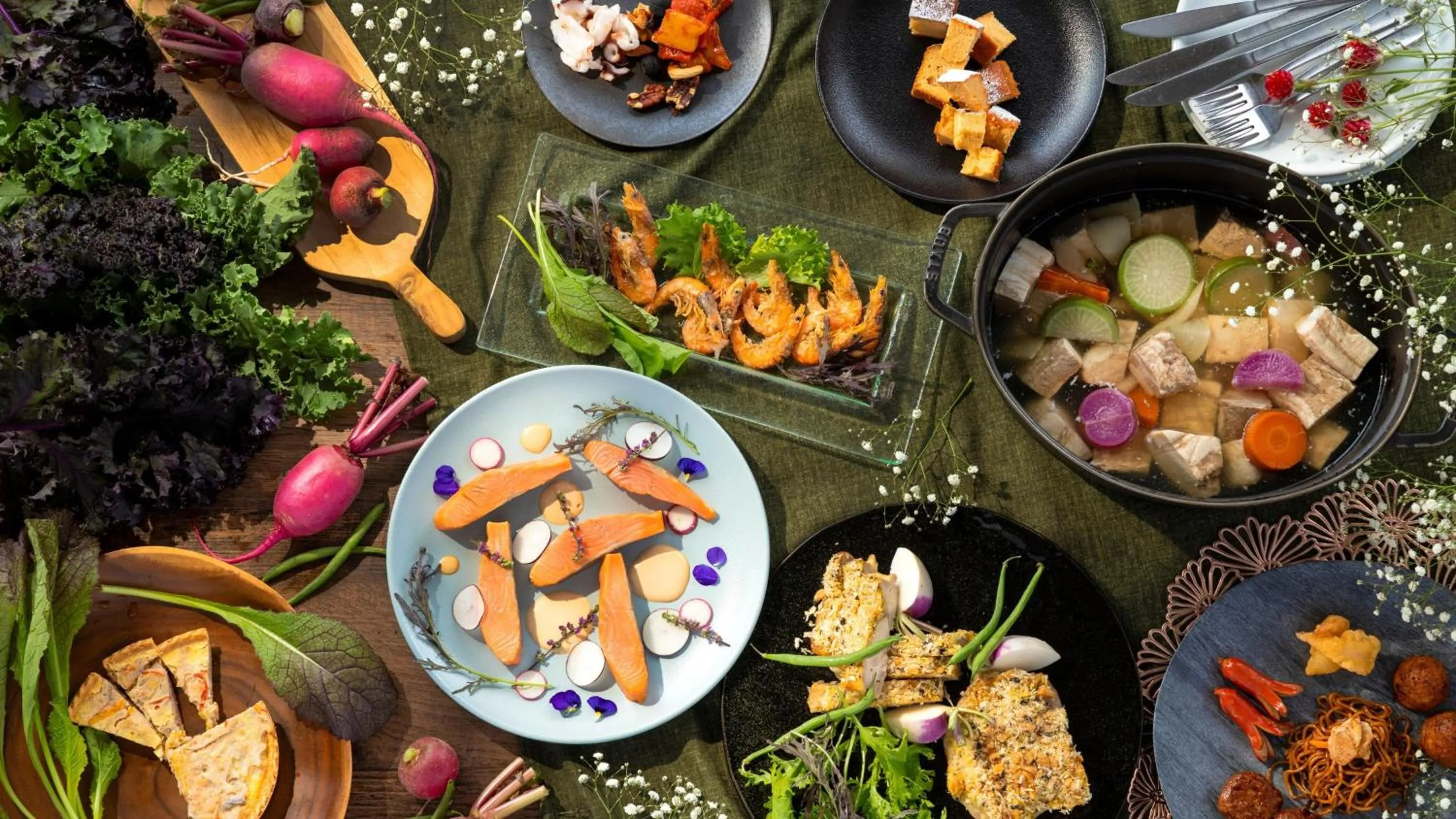 Restaurant/places to eat in ANA Crowne Plaza Kanazawa by IHG