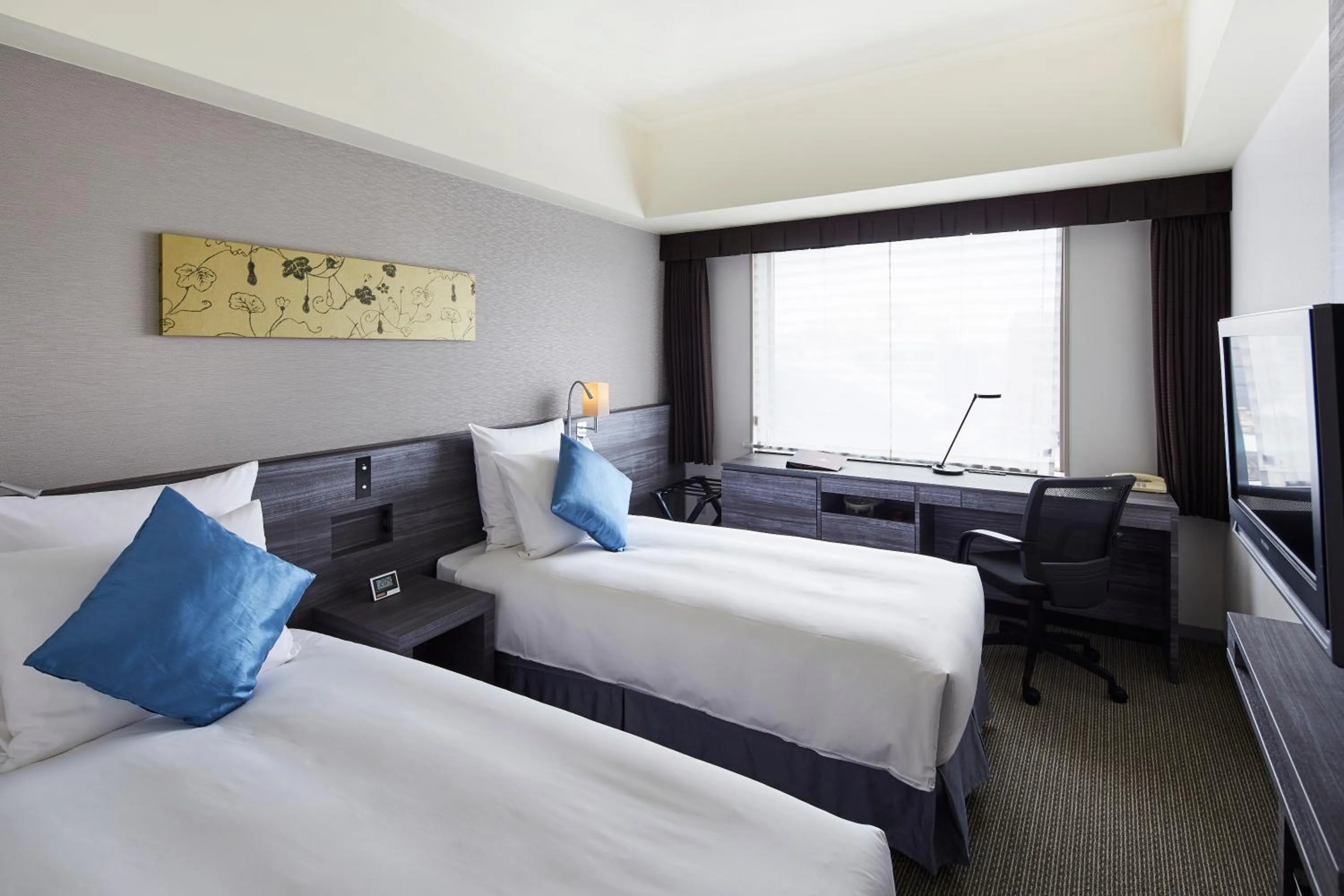 Bed in ANA Crowne Plaza Kanazawa by IHG