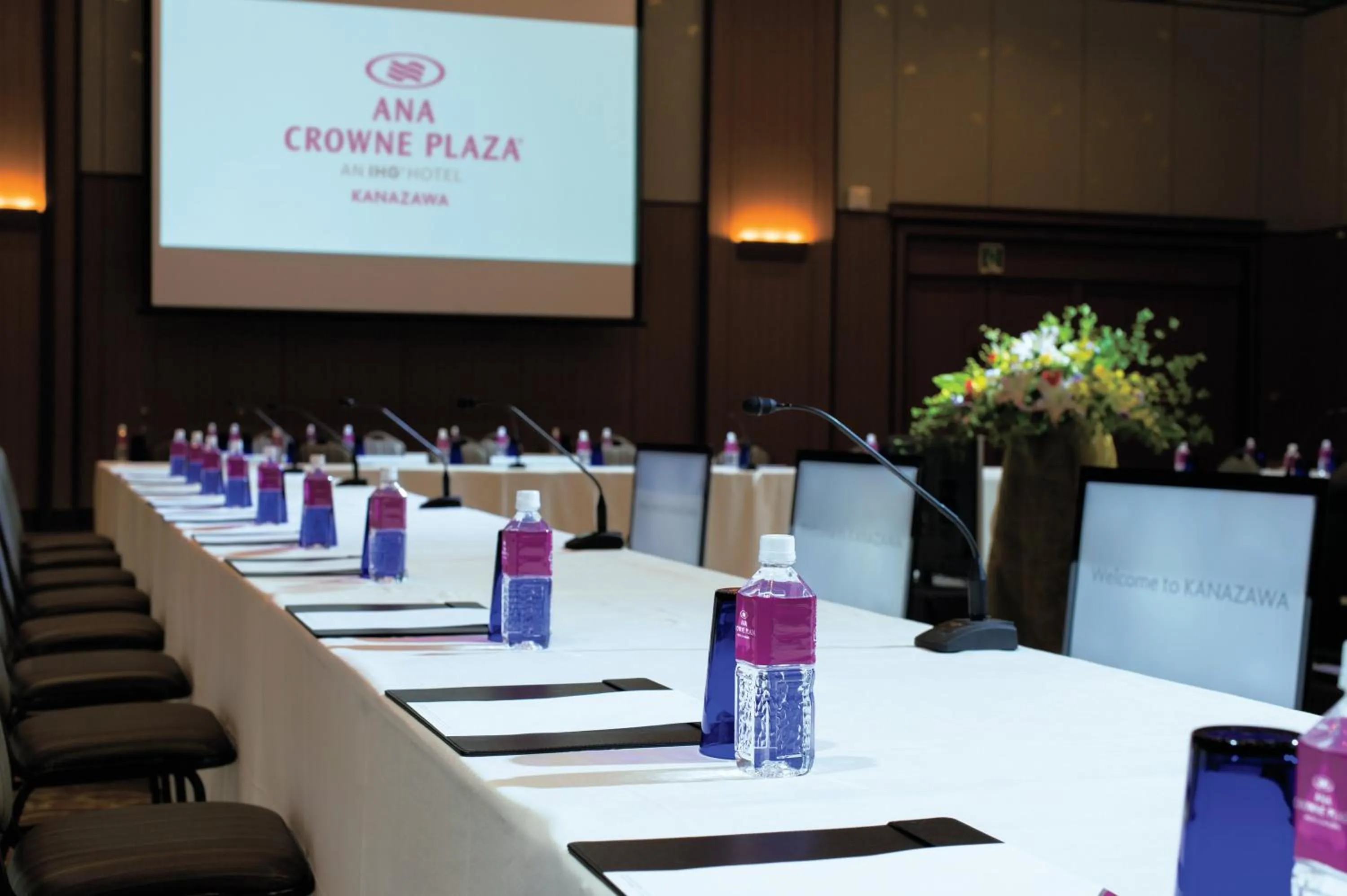Meeting/conference room in ANA Crowne Plaza Kanazawa by IHG