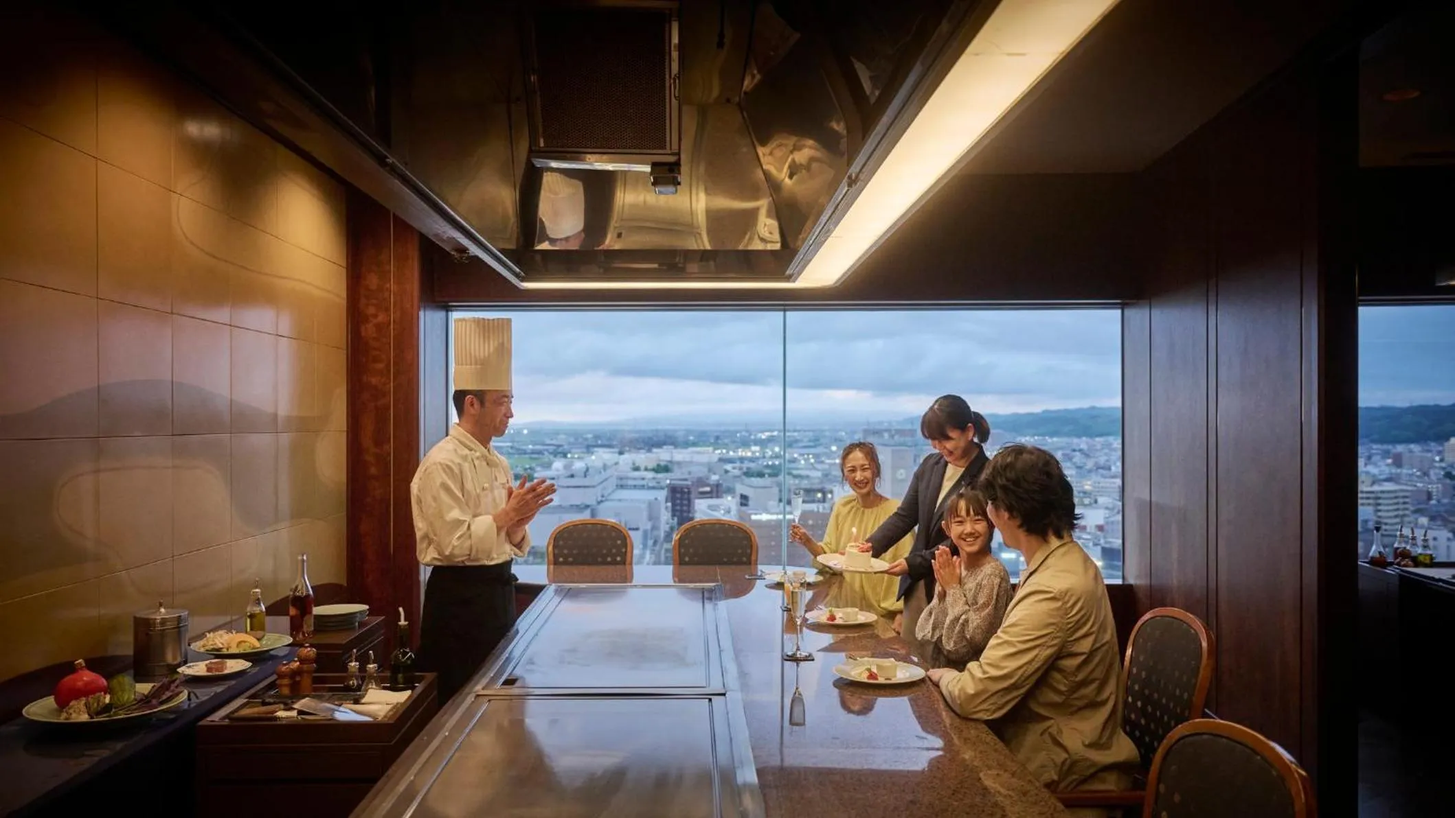 Restaurant/places to eat in ANA Crowne Plaza Kanazawa by IHG