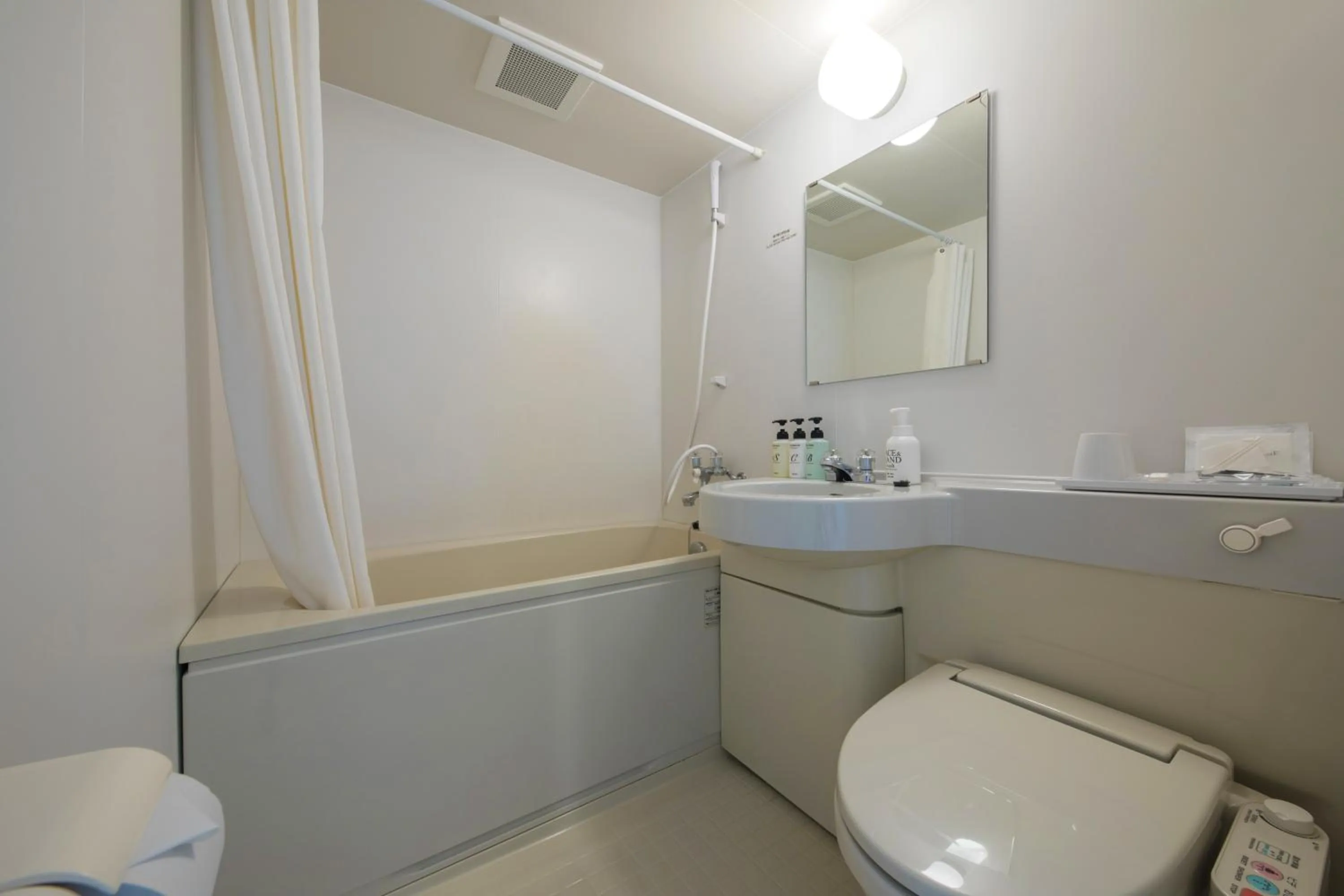 Bathroom in Smile Hotel Okinawa Naha (Tomari Port)