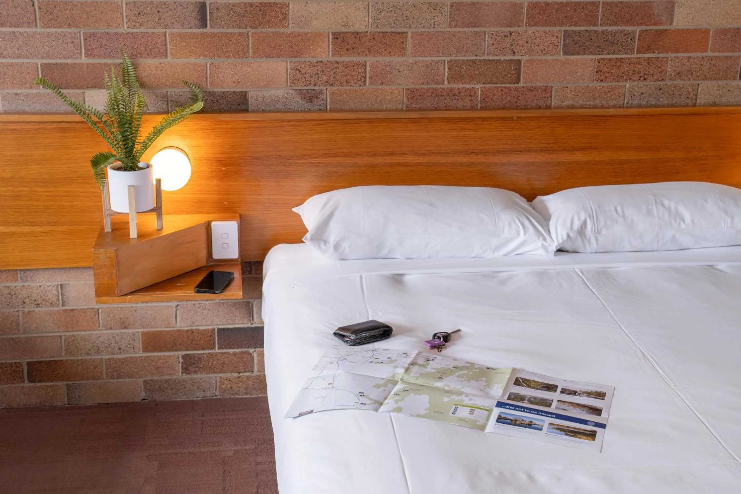 Bed in All Seasons Motel Armidale