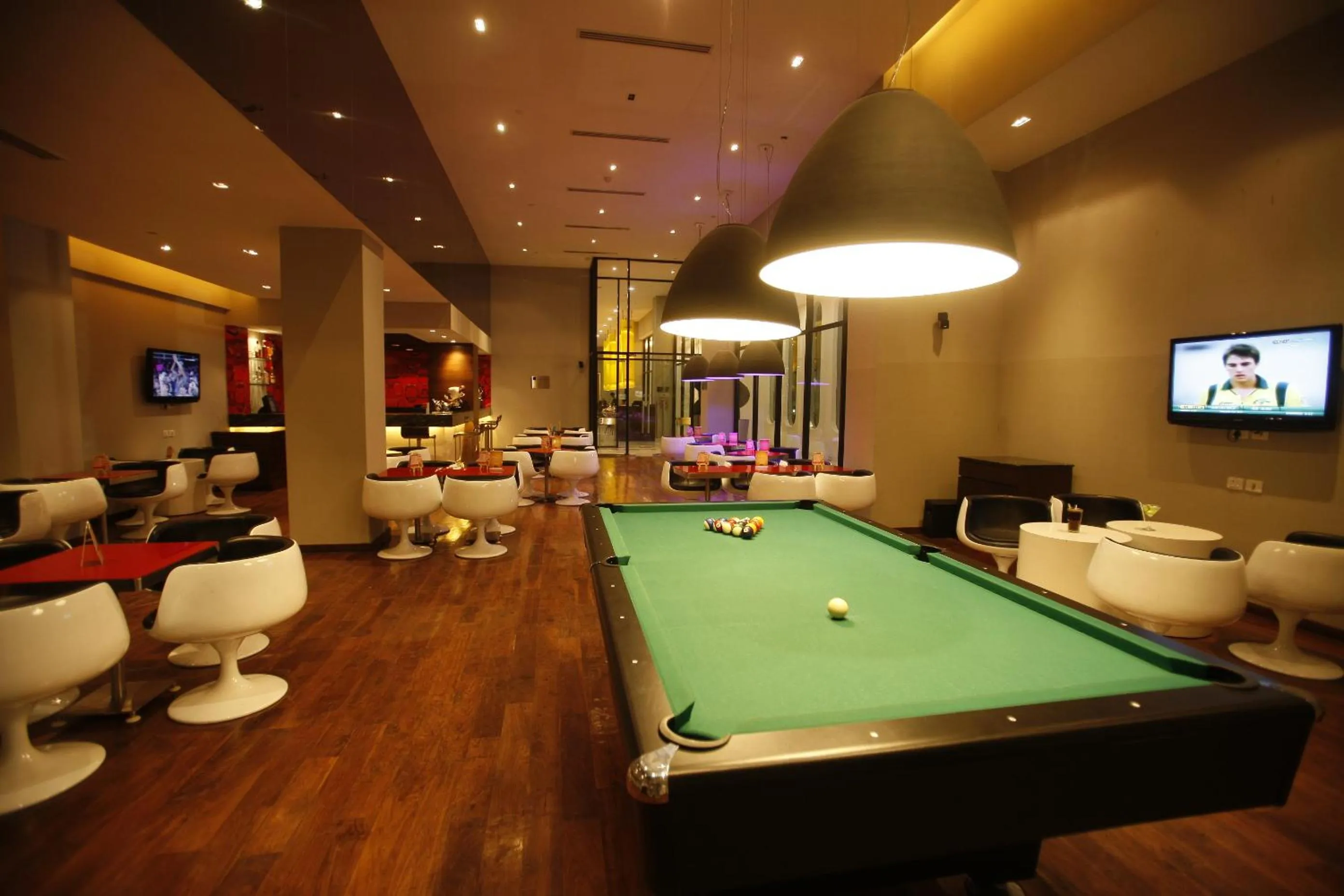 Lounge or bar in Keys Select by Lemon Tree Hotels, Whitefield, Bengaluru