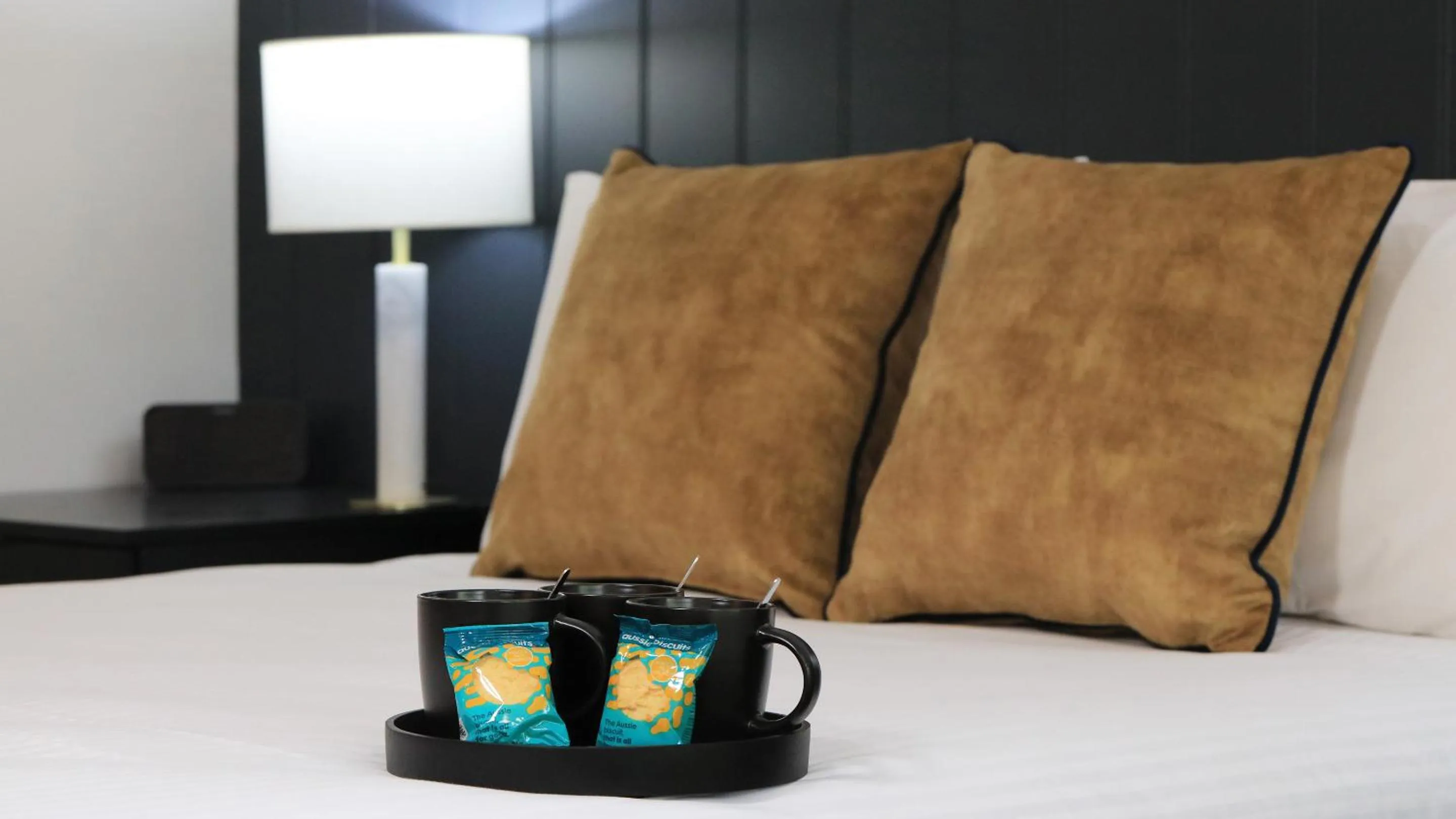 Bed in Dubbo RSL Club Motel