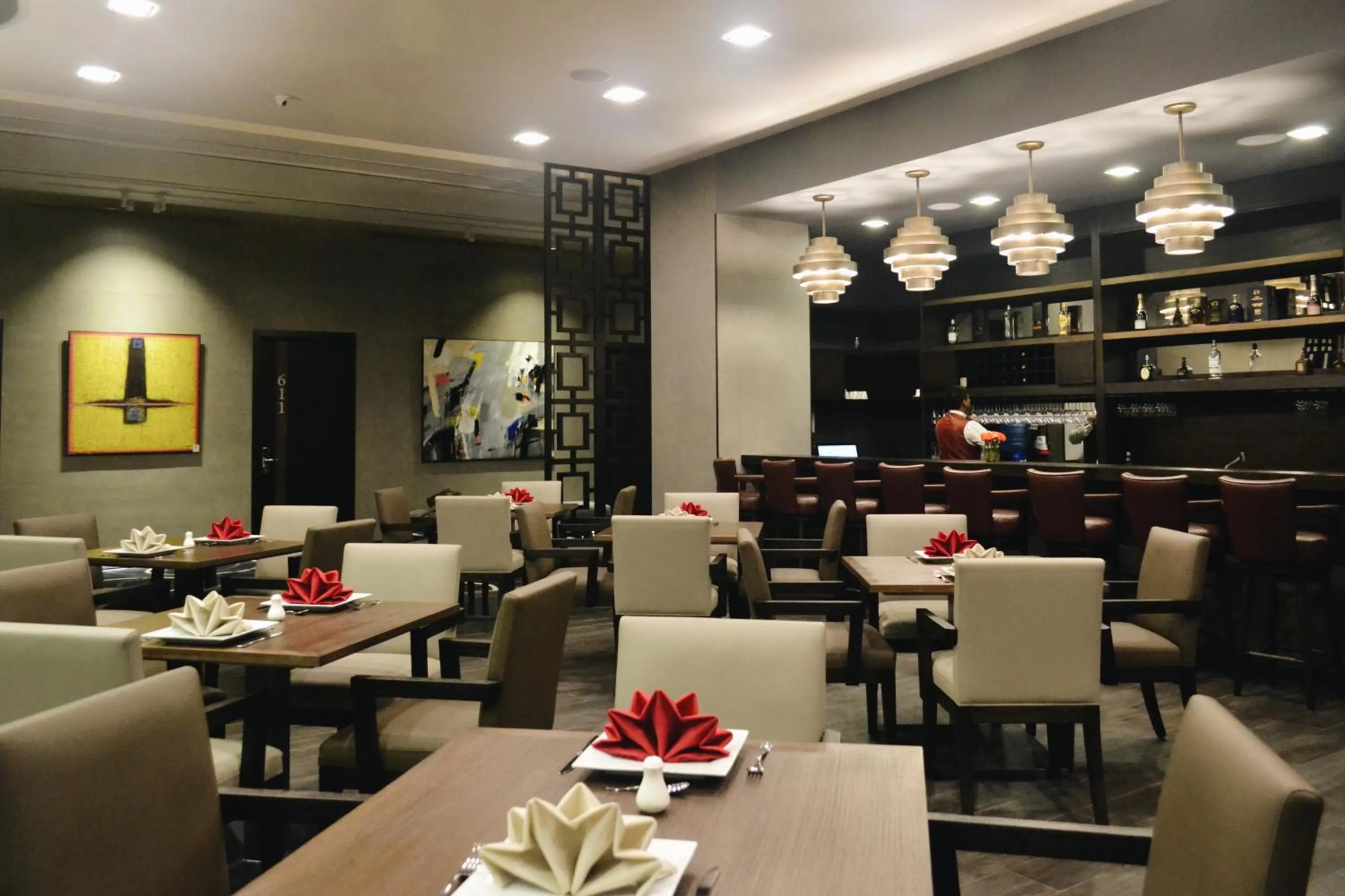 Restaurant/places to eat in Huper Hotel Boutique