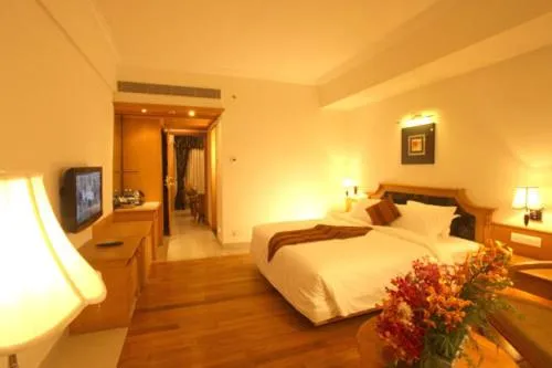 Photo of the whole room, Bed in SP Grand Days