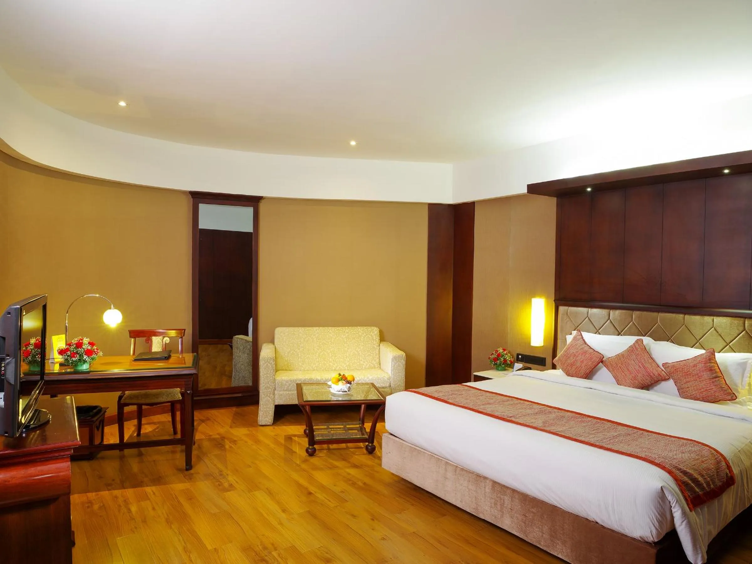 Photo of the whole room, Bed in Residency Tower