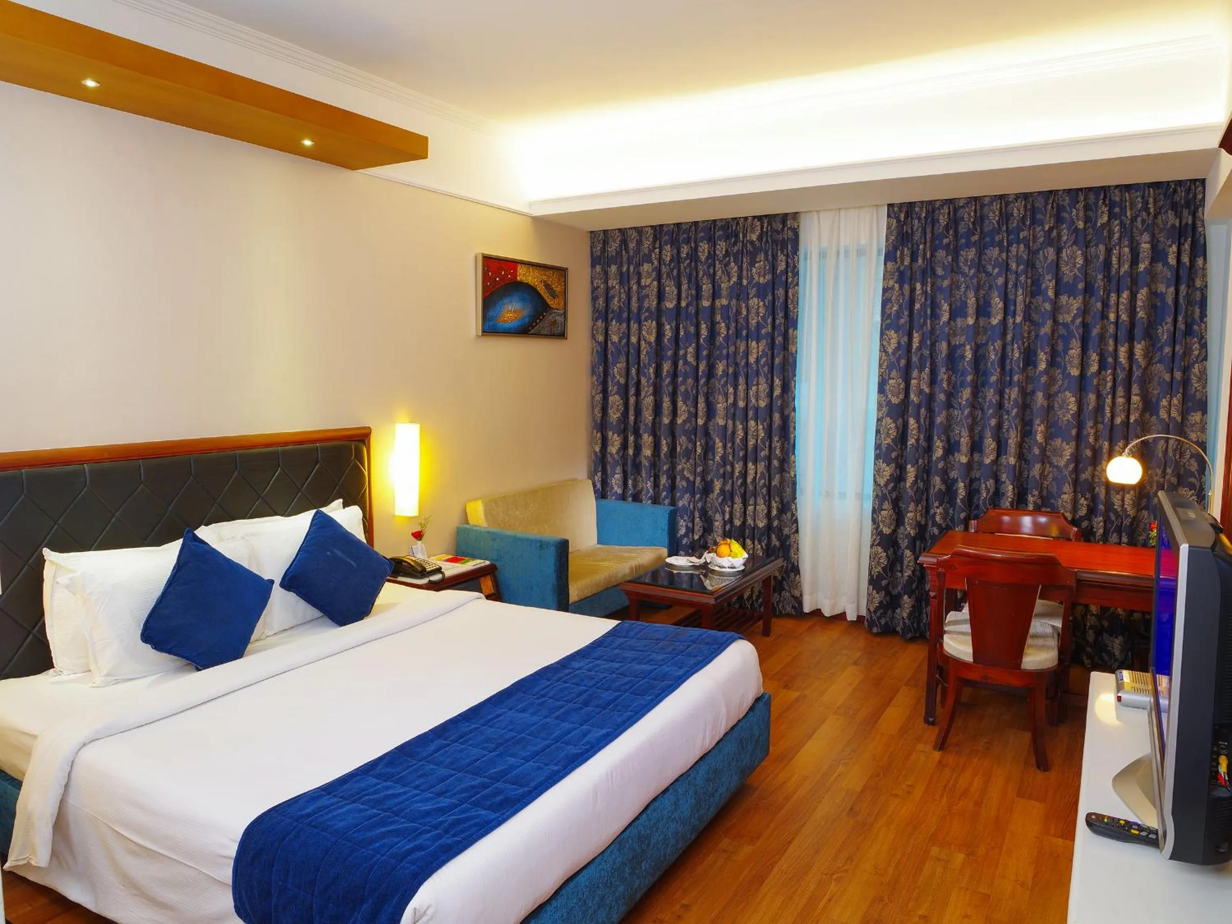 Photo of the whole room, Bed in Residency Tower