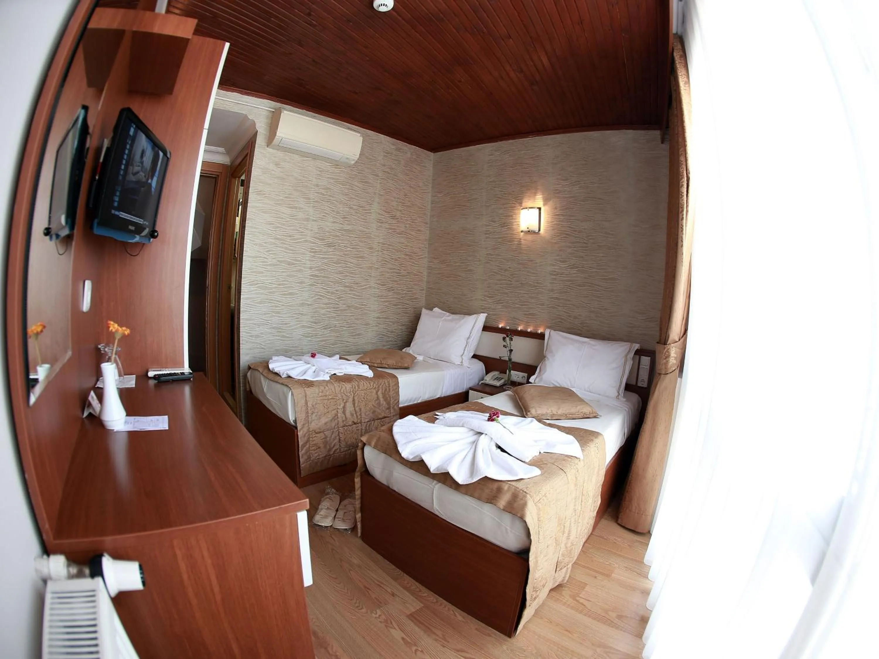 Photo of the whole room, Bed in Arife Sultan Hotel