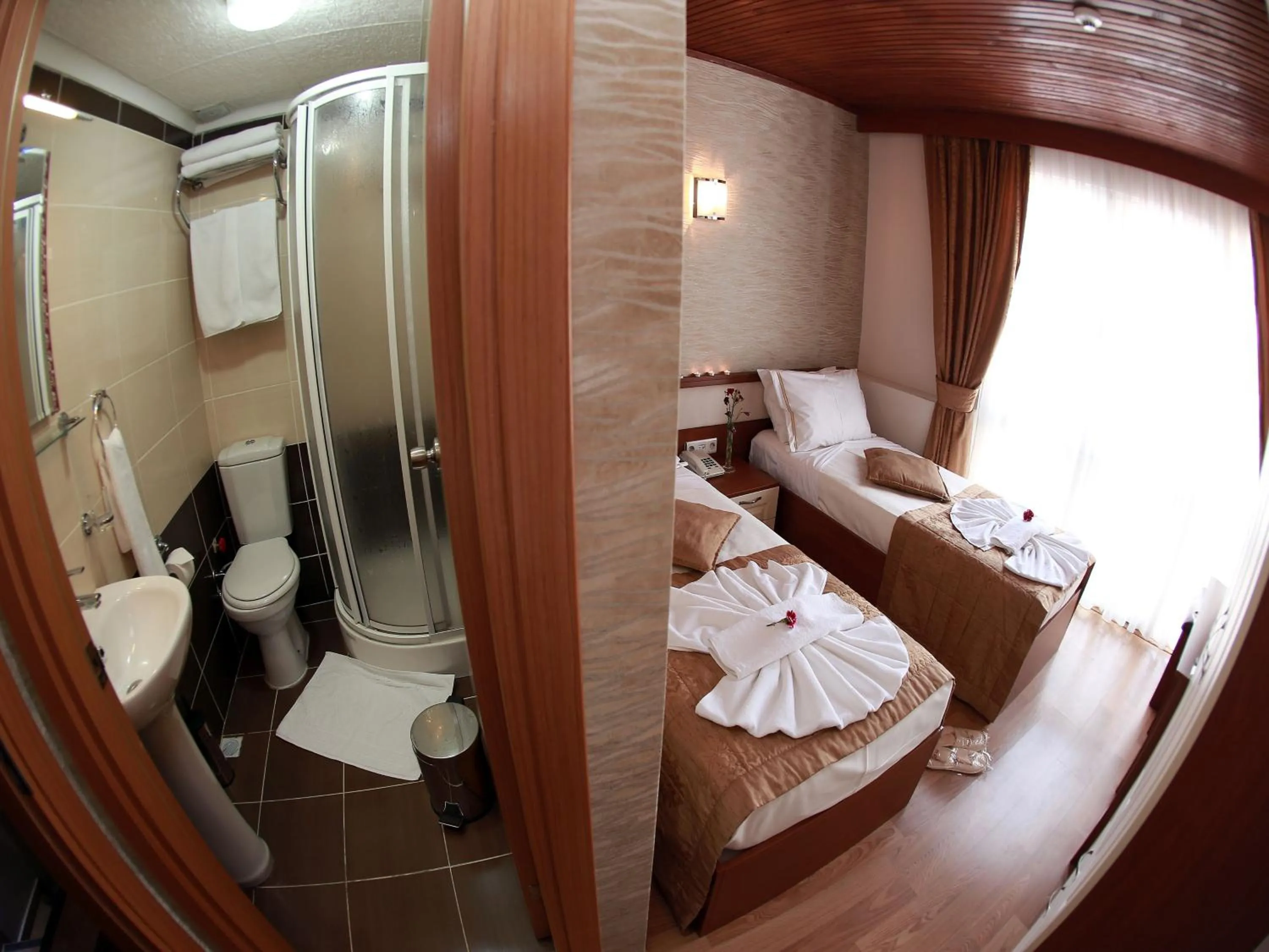 Photo of the whole room, Bed in Arife Sultan Hotel