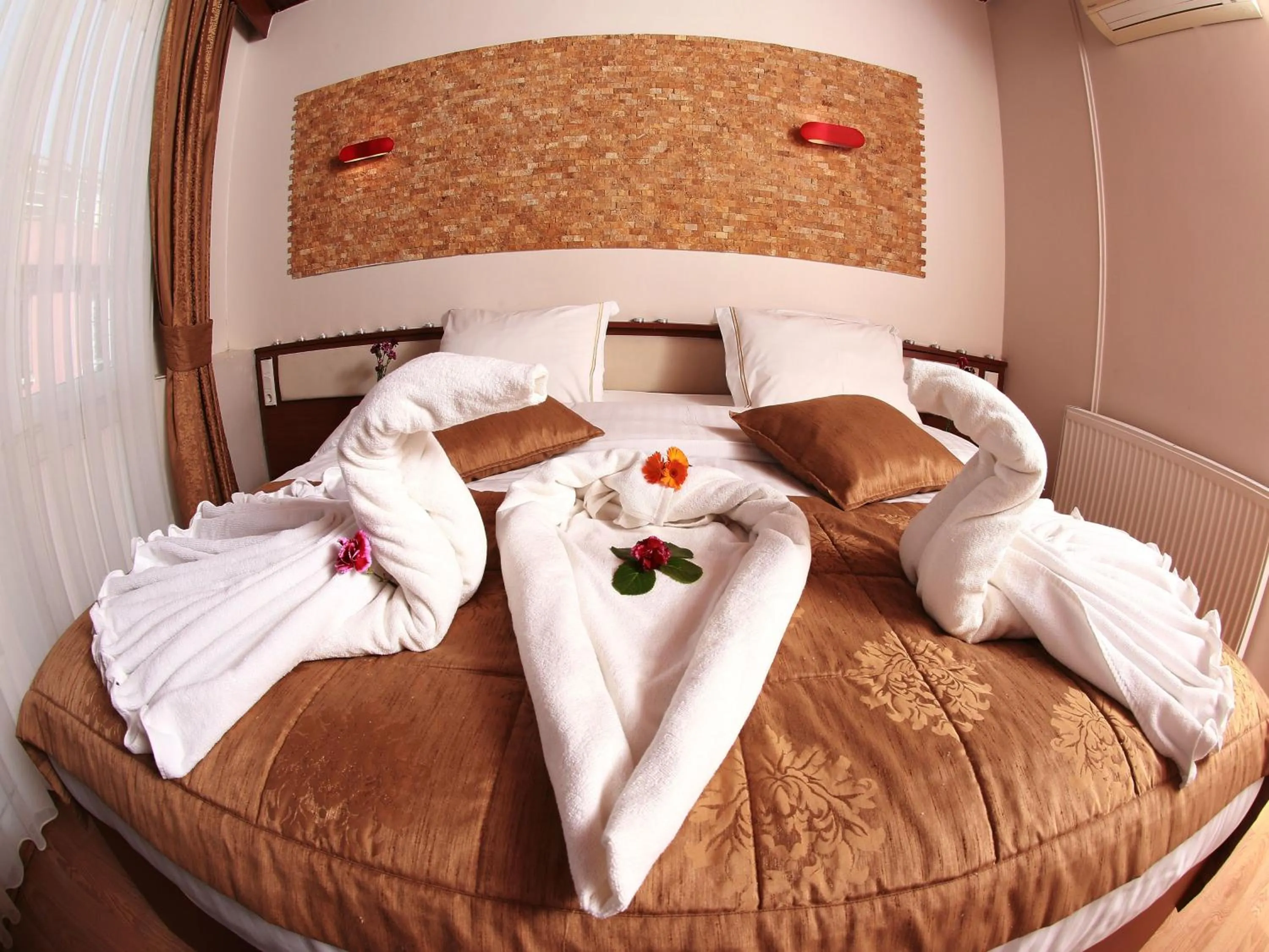 Photo of the whole room, Bed in Arife Sultan Hotel