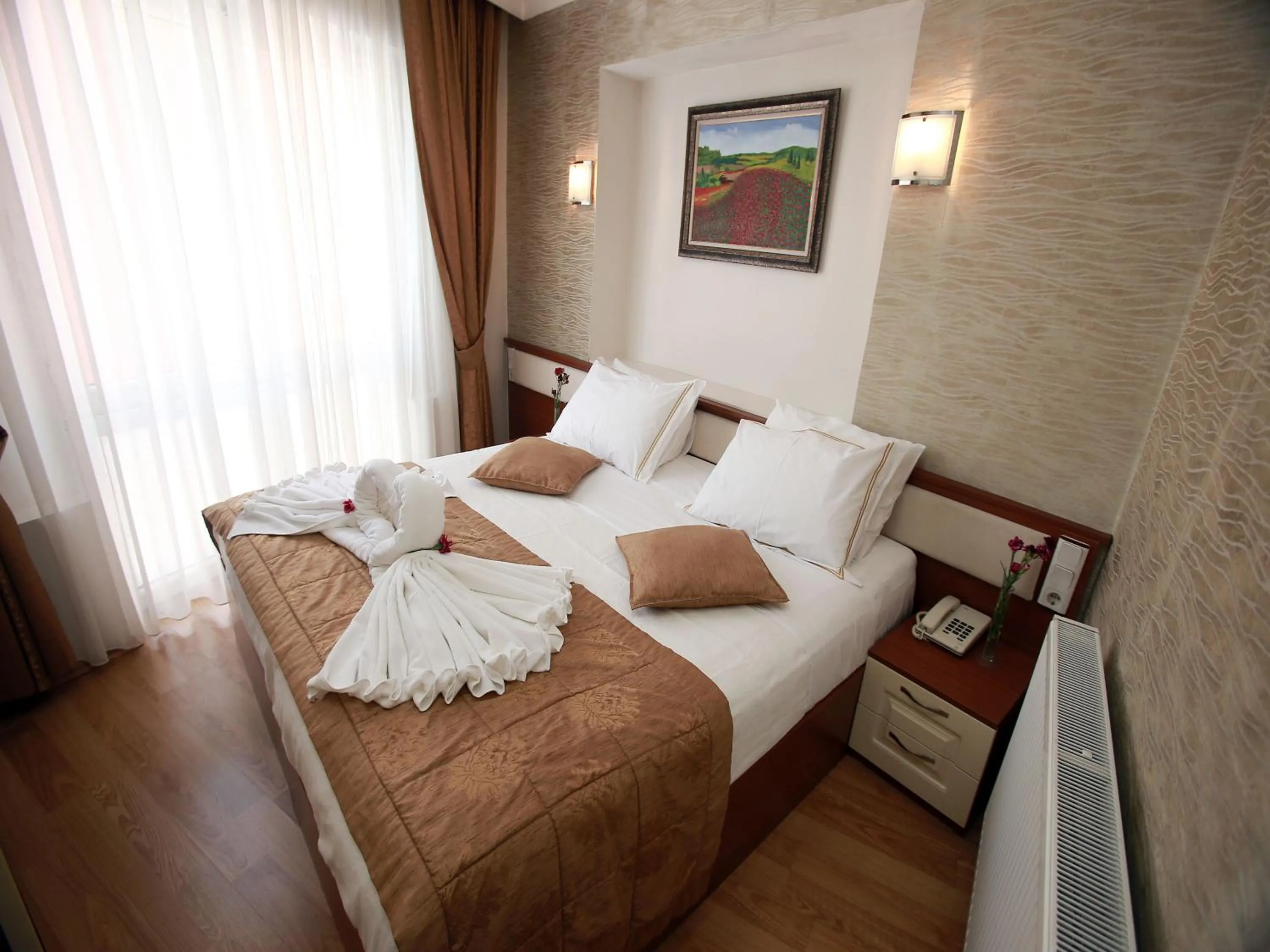 Photo of the whole room, Bed in Arife Sultan Hotel