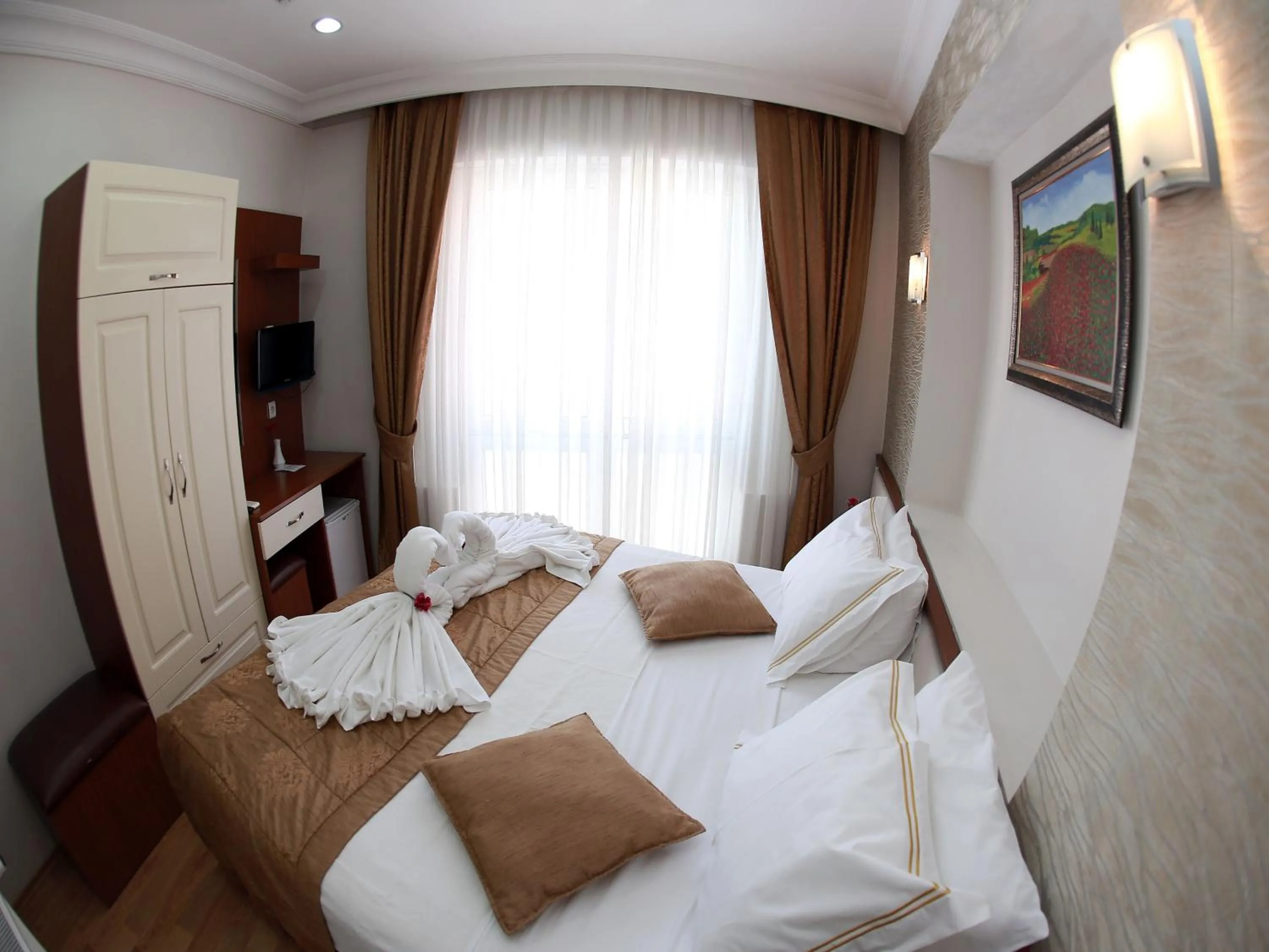 Photo of the whole room, Bed in Arife Sultan Hotel