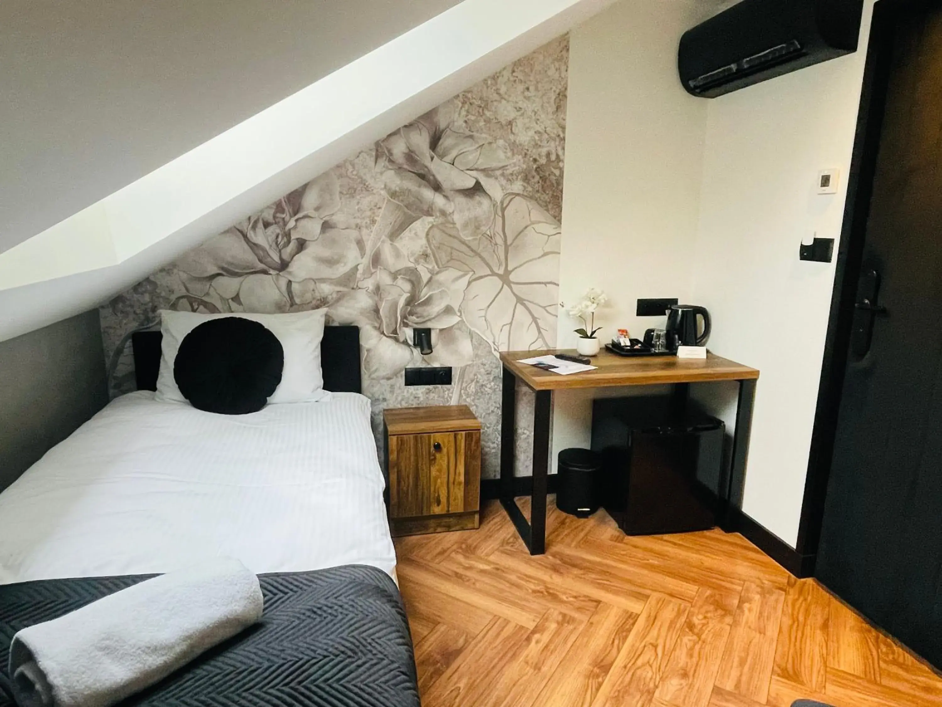 Deluxe Single Room - single occupancy in Hotel Millennium Deluxe Single Room - single occupancy in Hotel Millennium