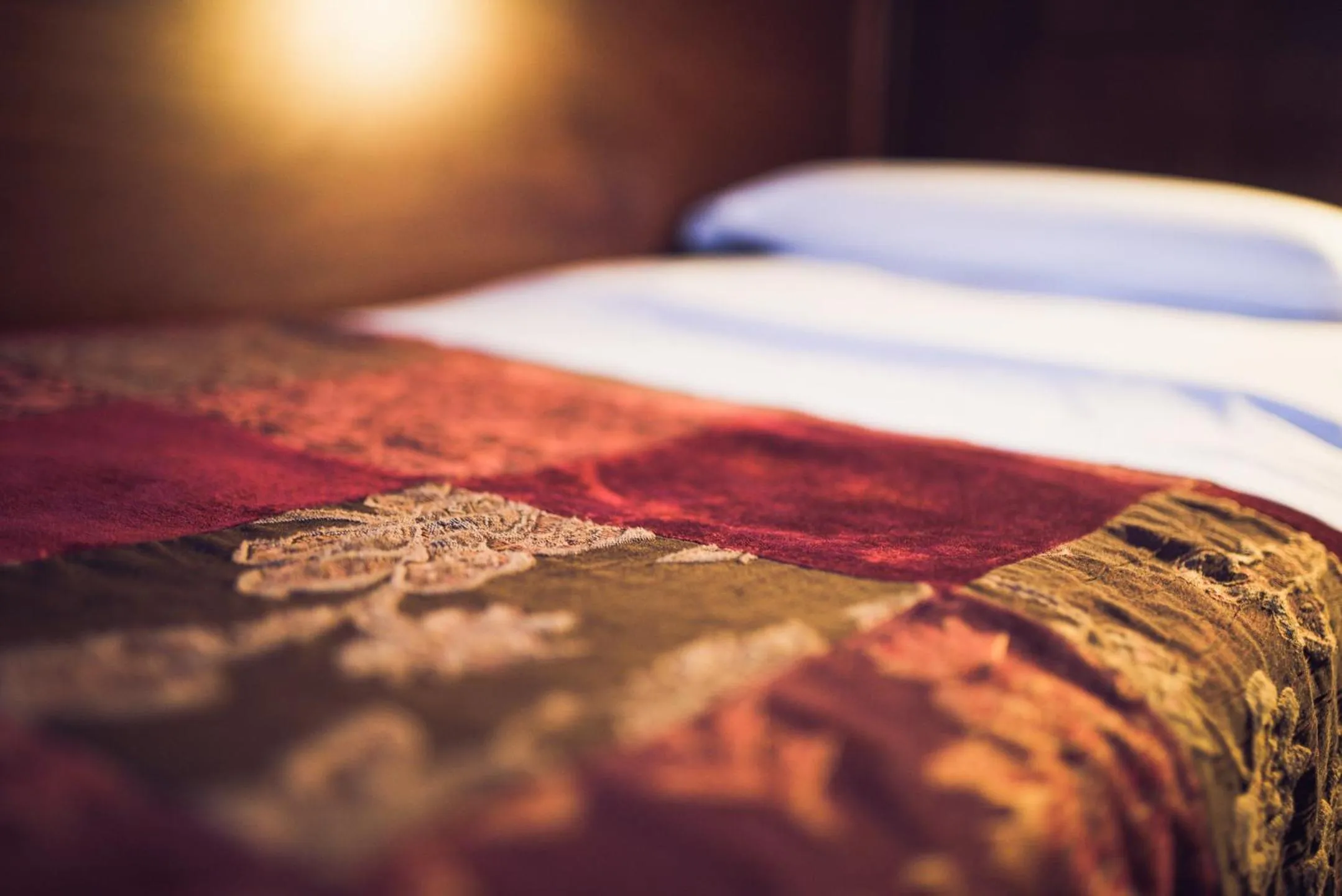 Decorative detail, Bed in Hotel Robinson