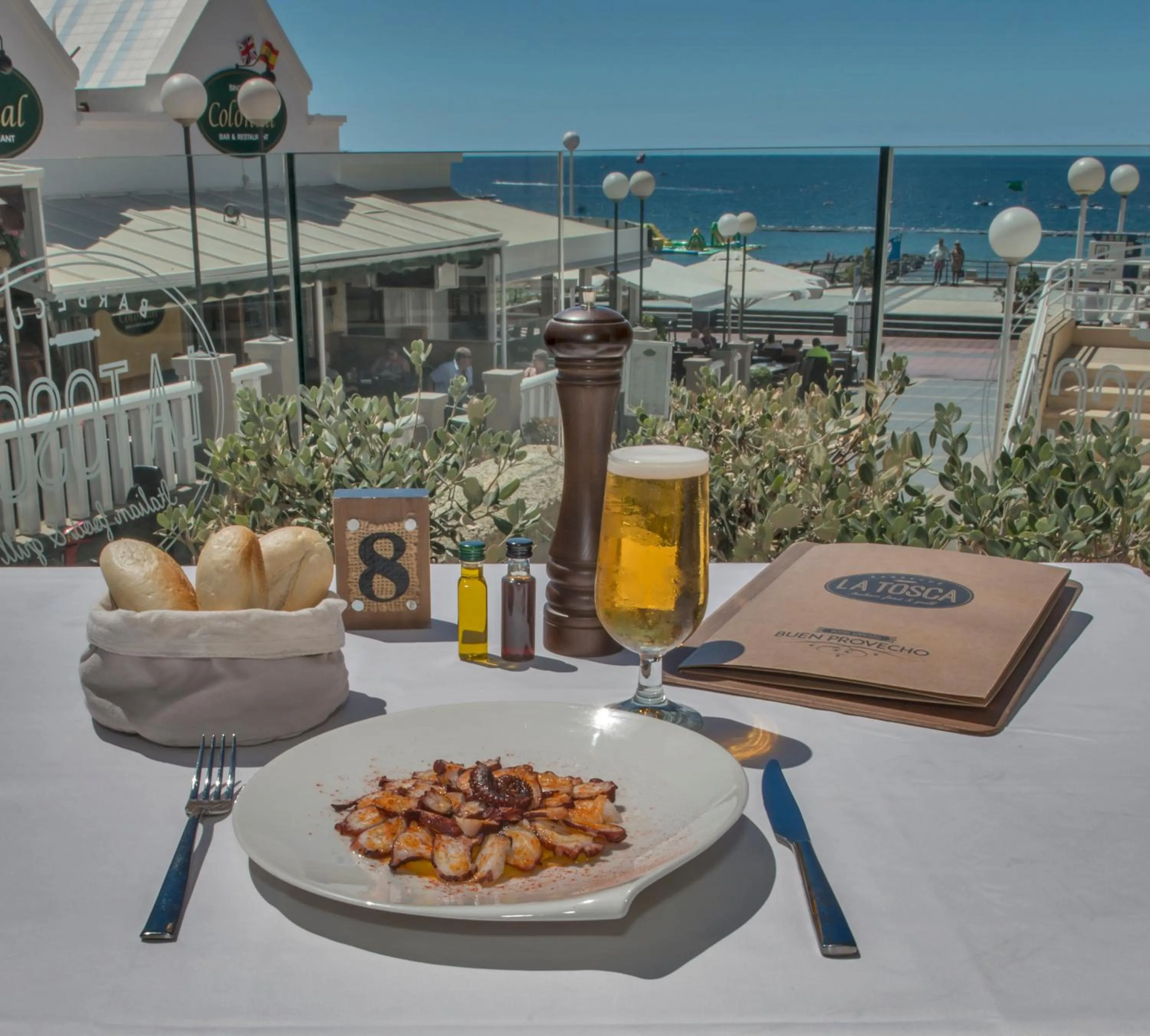 Food and drinks in Los Olivos Beach Resort