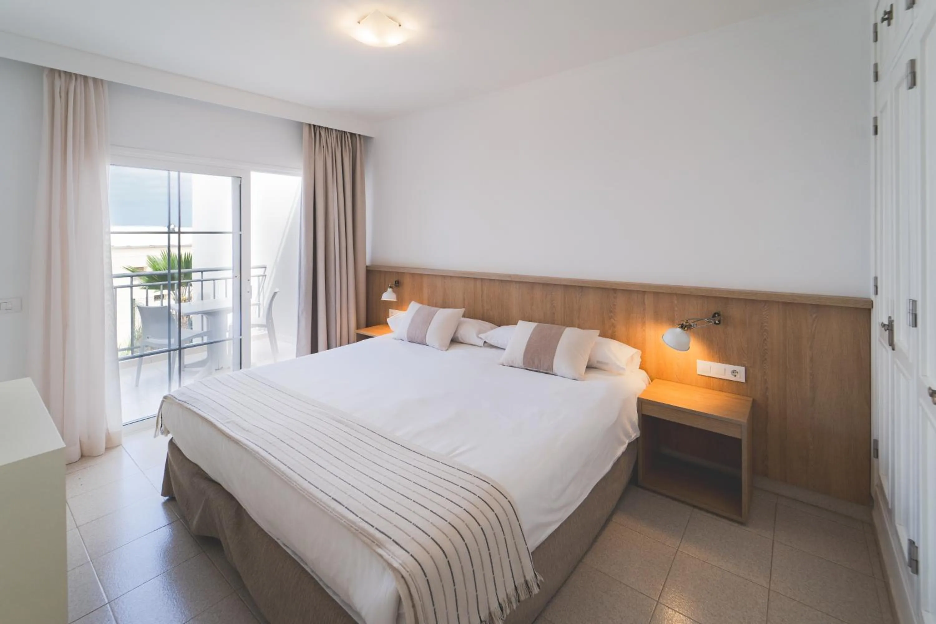 Bed in Los Olivos Beach Resort