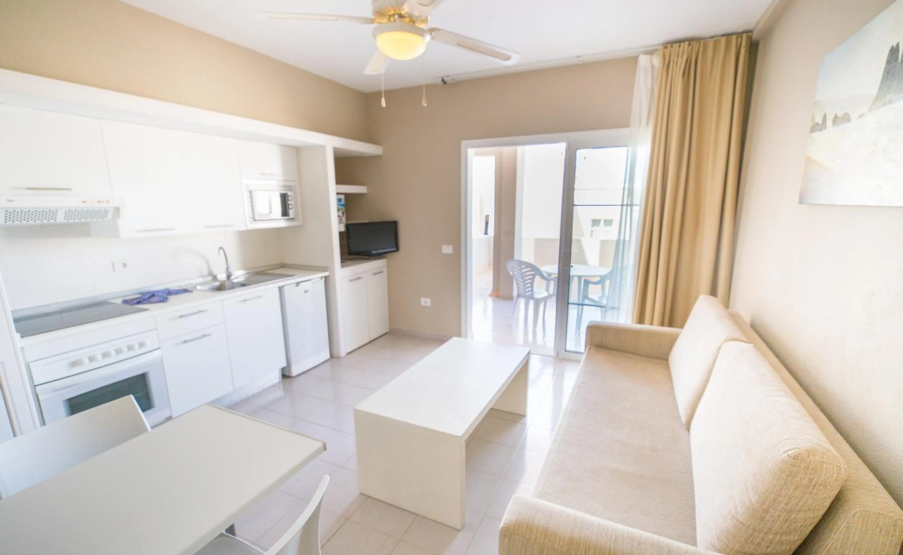 Kitchen or kitchenette in Los Olivos Beach Resort