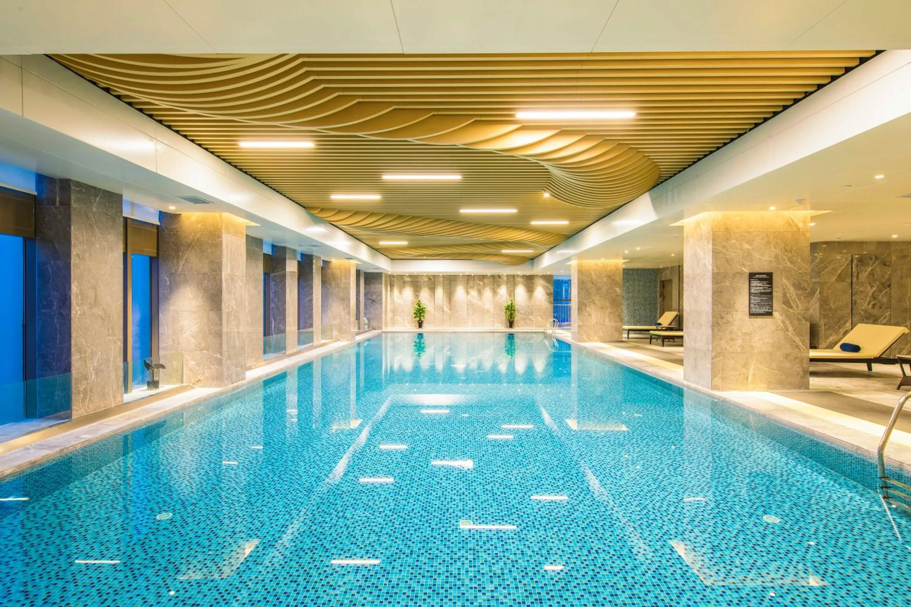 Swimming pool in The Qube Hotel Xiangyang