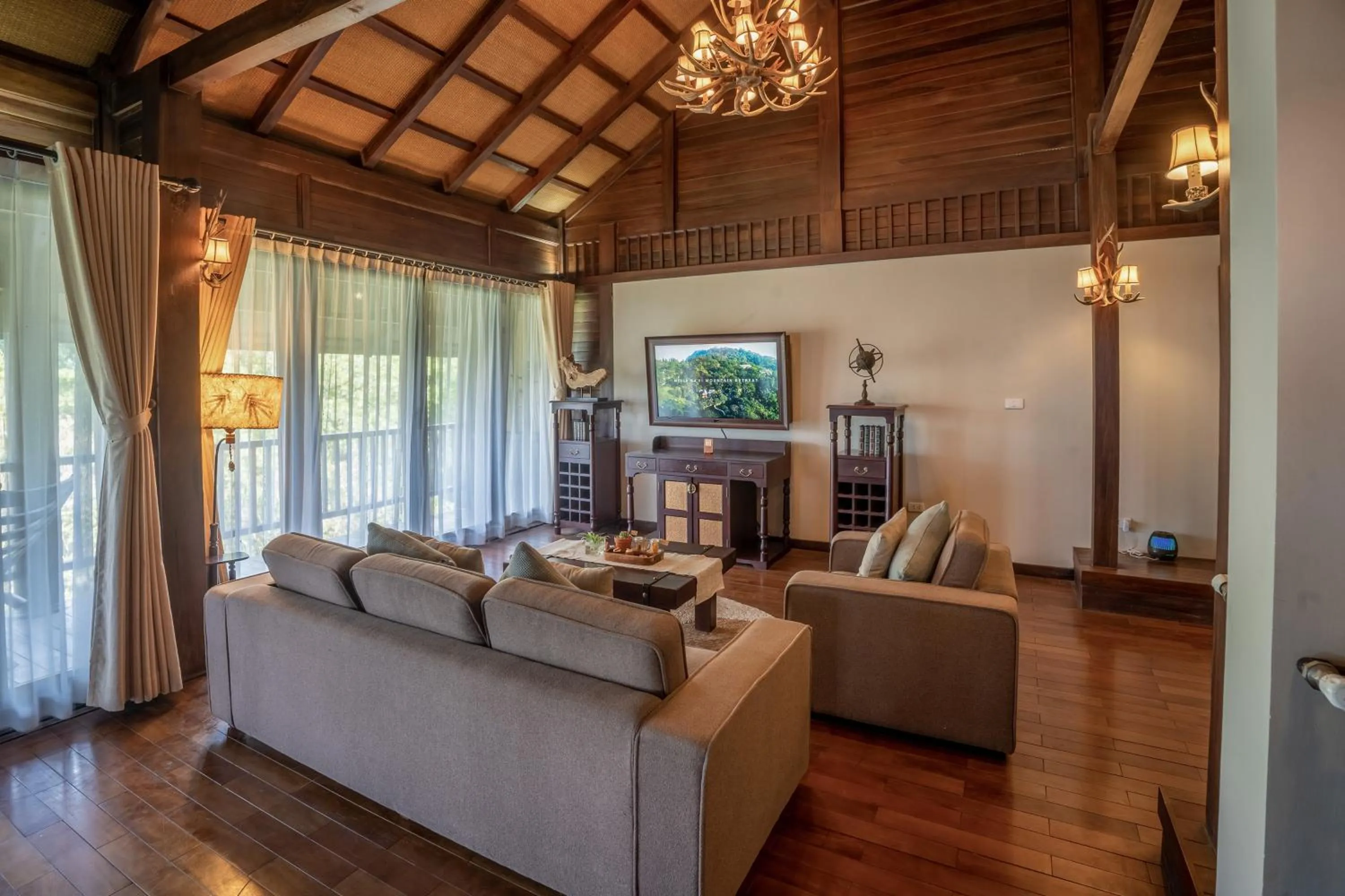 TV and multimedia in Melia Ba Vi Mountain Retreat