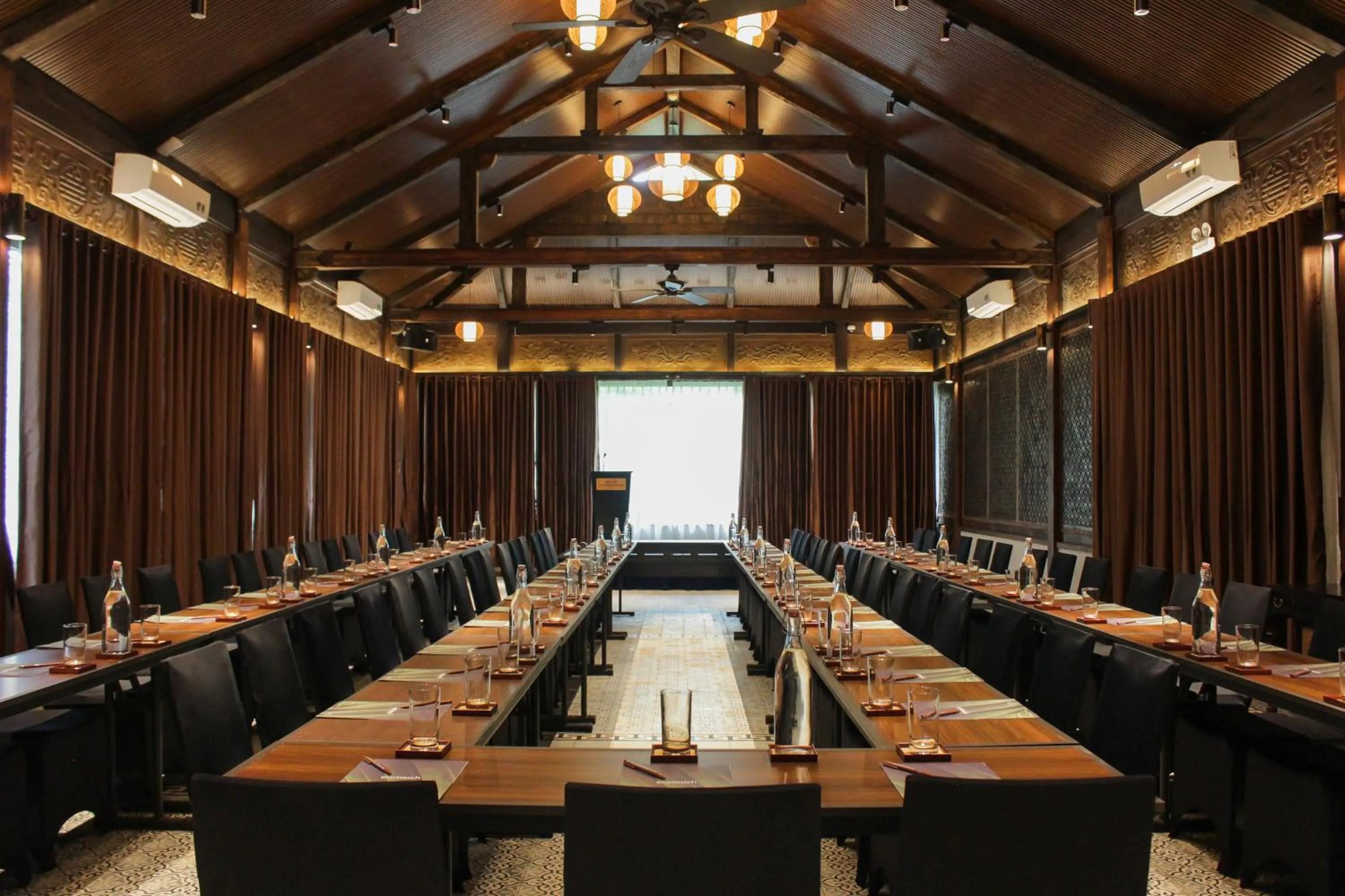 Meeting/conference room in Melia Ba Vi Mountain Retreat