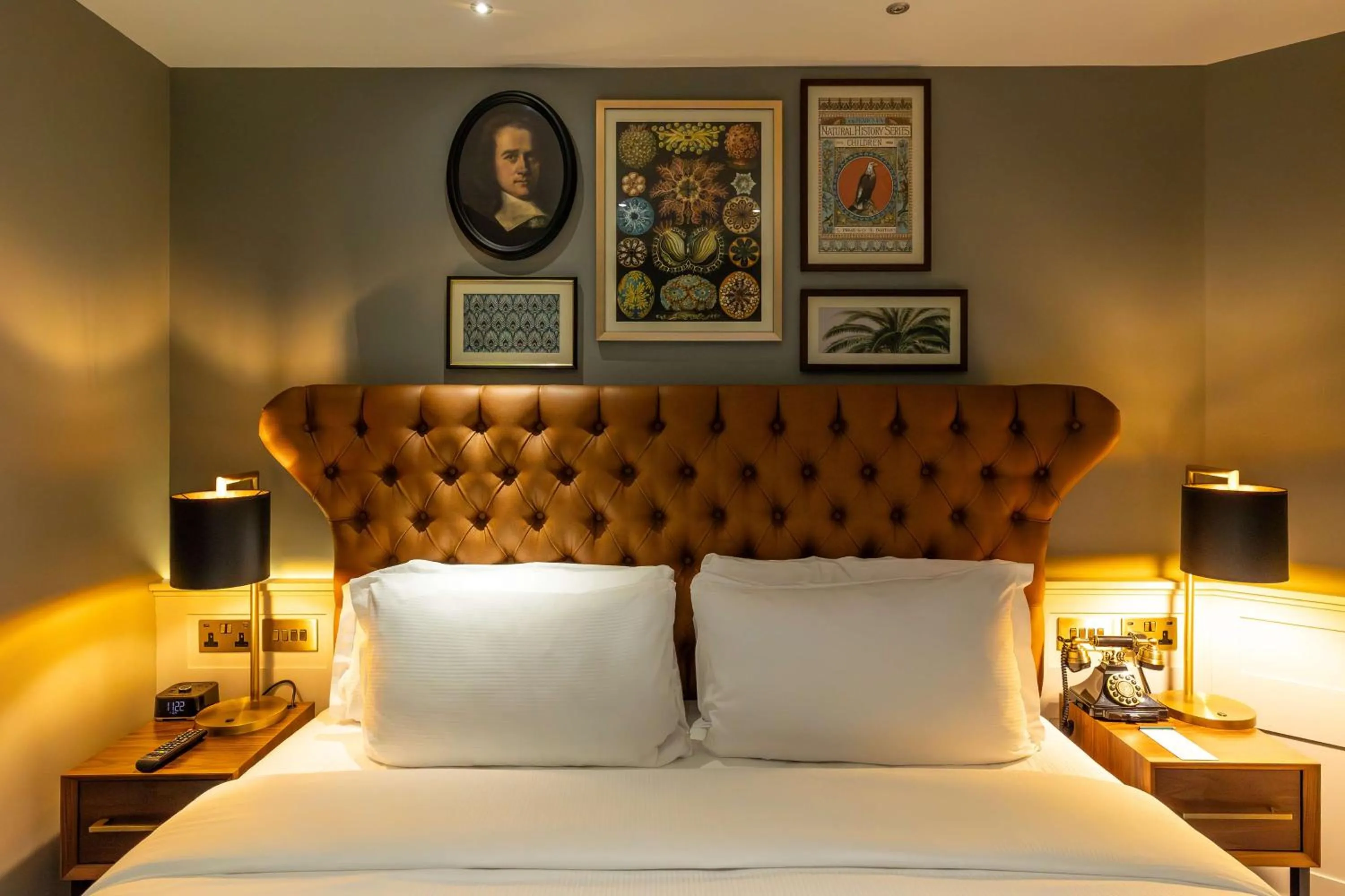 Bed in 100 Queen's Gate Hotel London Kensington, Curio Collection by Hilton