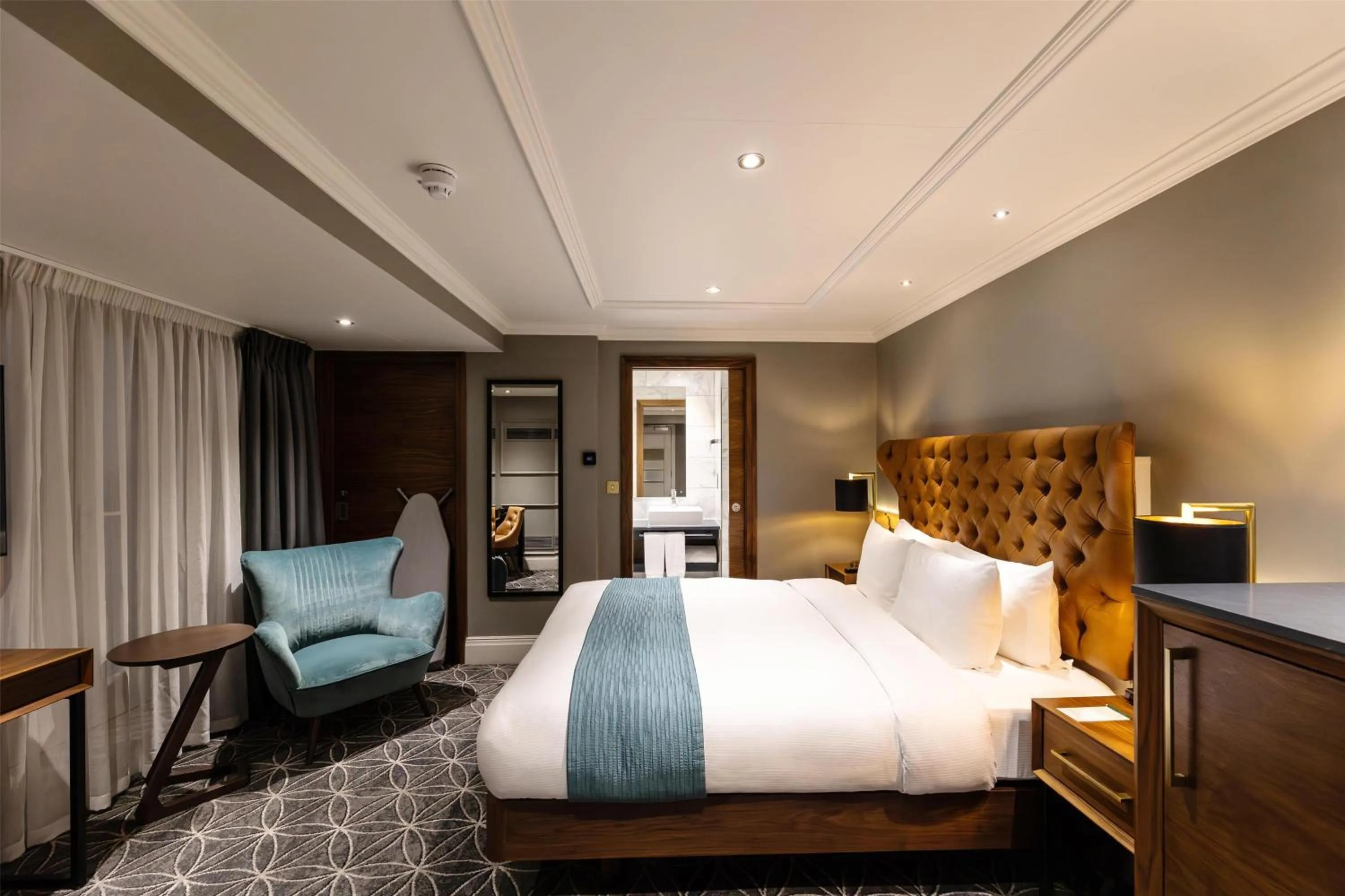 Bed in 100 Queen's Gate Hotel London Kensington, Curio Collection by Hilton