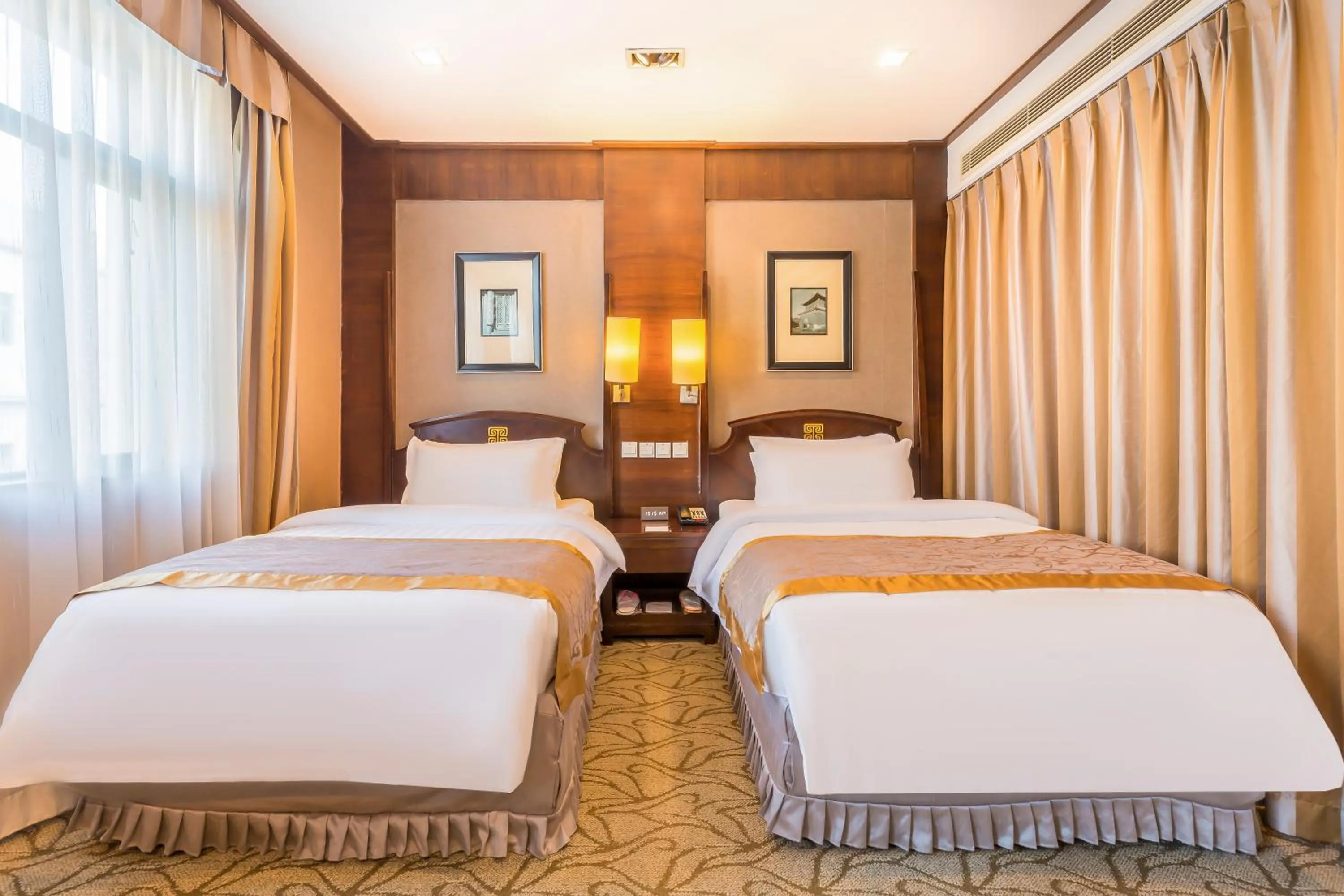 Bed in Beijing Jinlong Hotspring Hotel