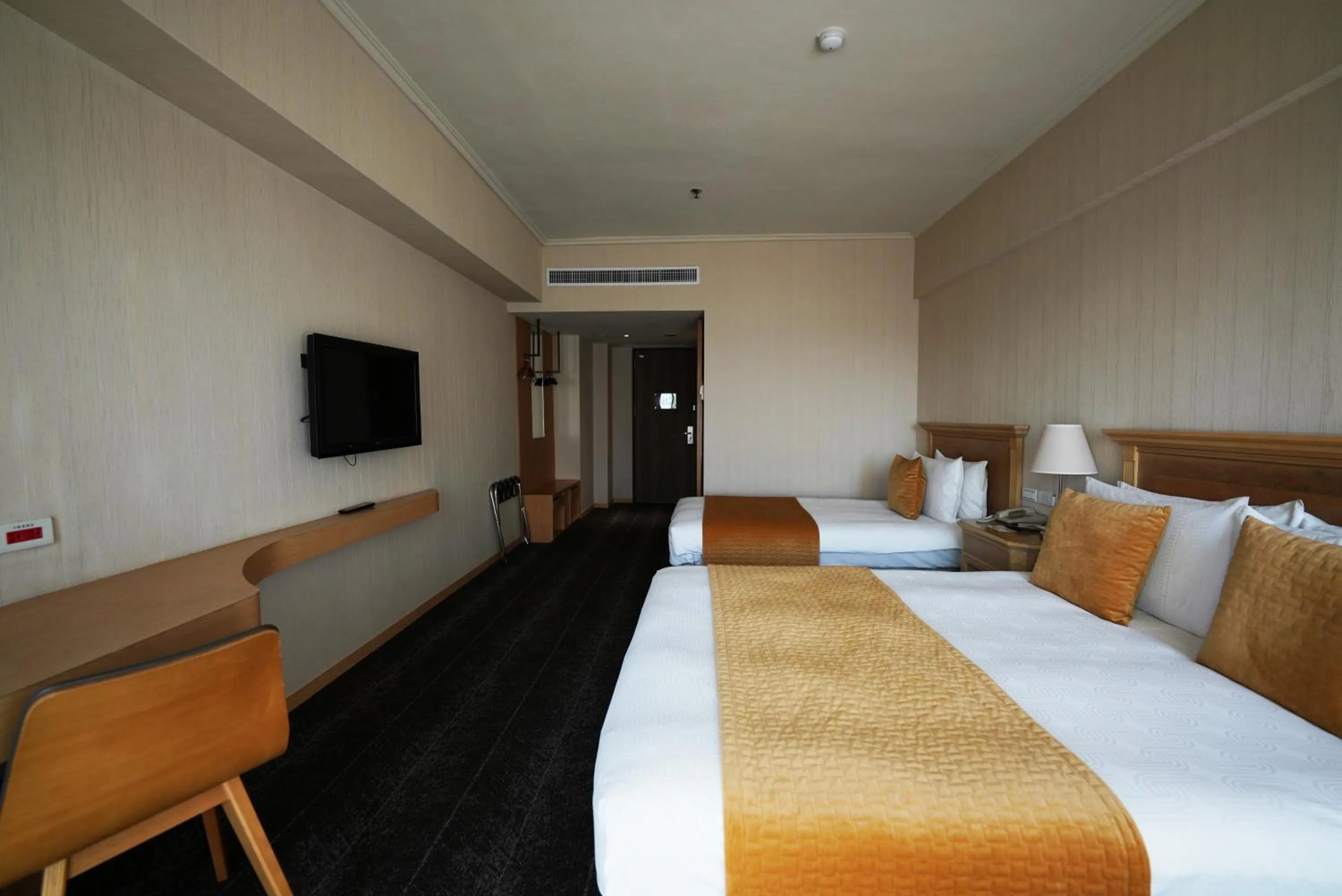 Photo of the whole room, Bed in Chiayi Maison de Chine Hotel