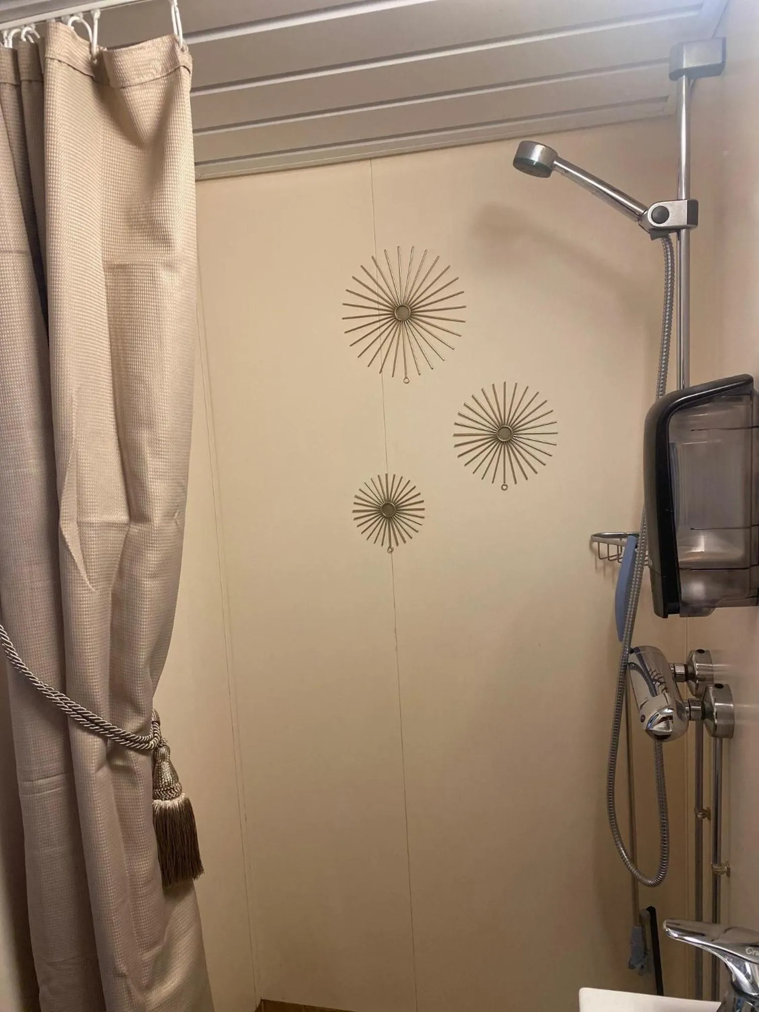 Shower in Hotellilaiva Wuoksi