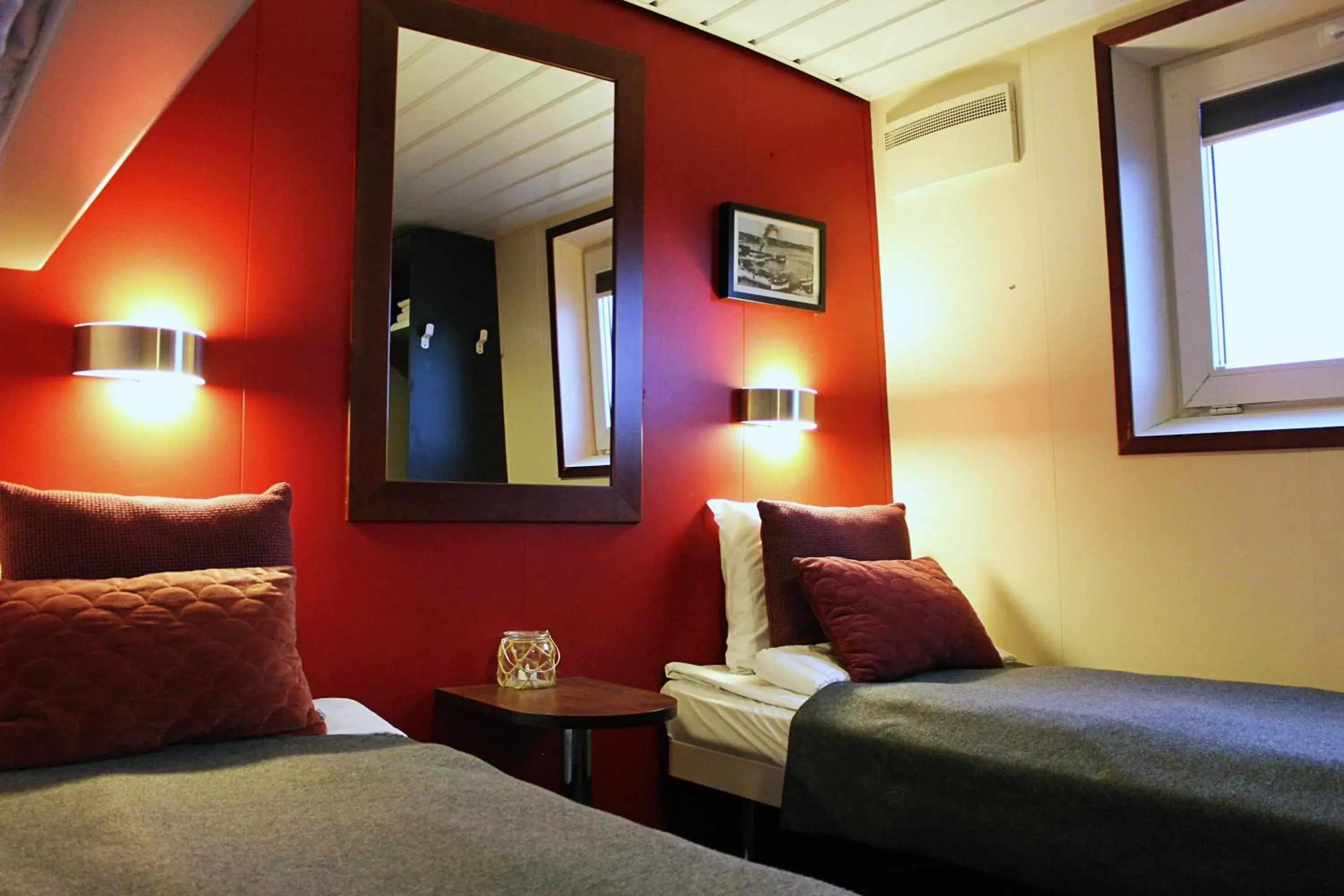 Twin Room with Lake View - single occupancy - No pets in Hotellilaiva Wuoksi Twin Room with Lake View - single occupancy - No pets in Hotellilaiva Wuoksi