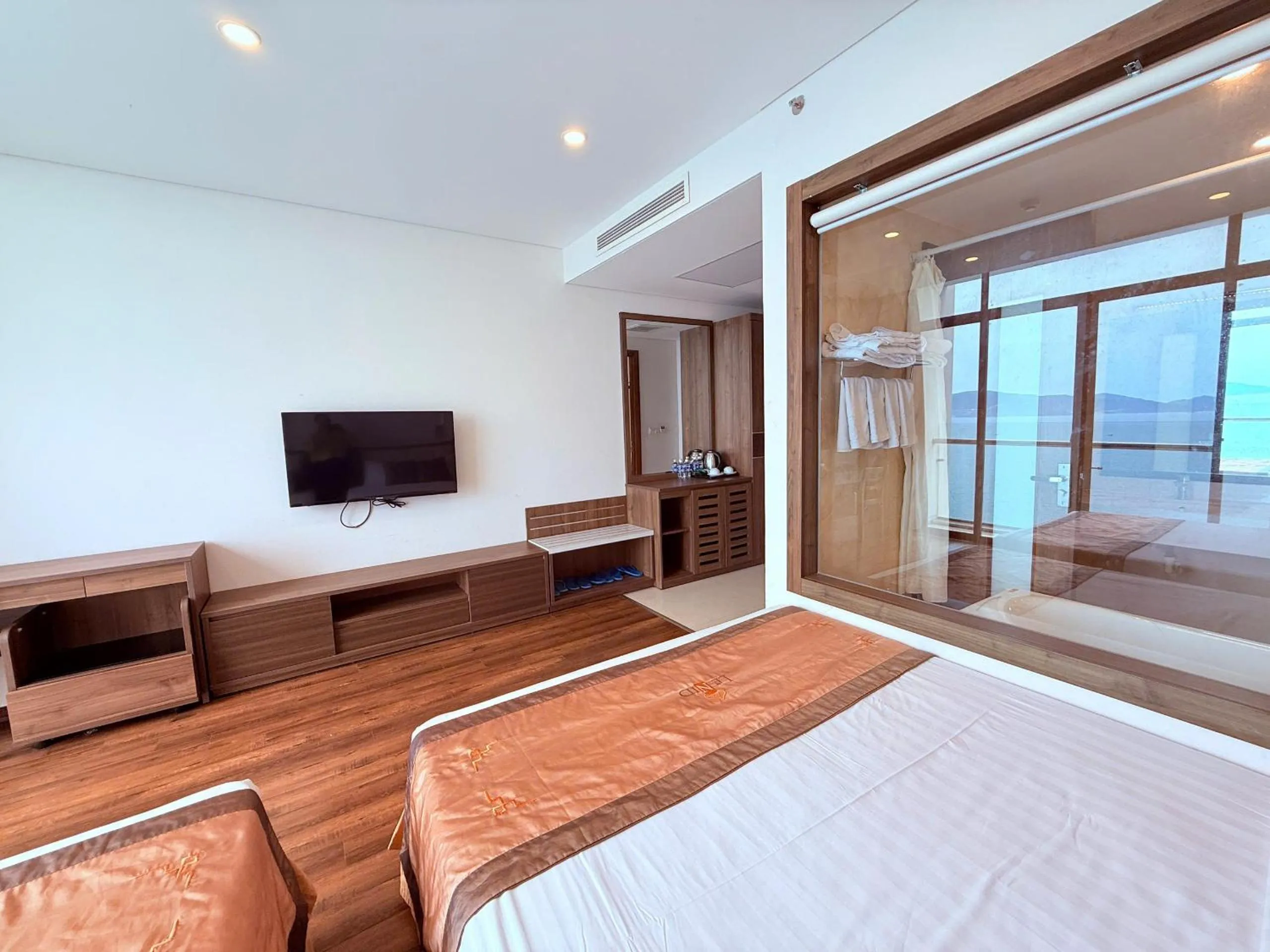 Bed in Lenid Ocean View Hotel