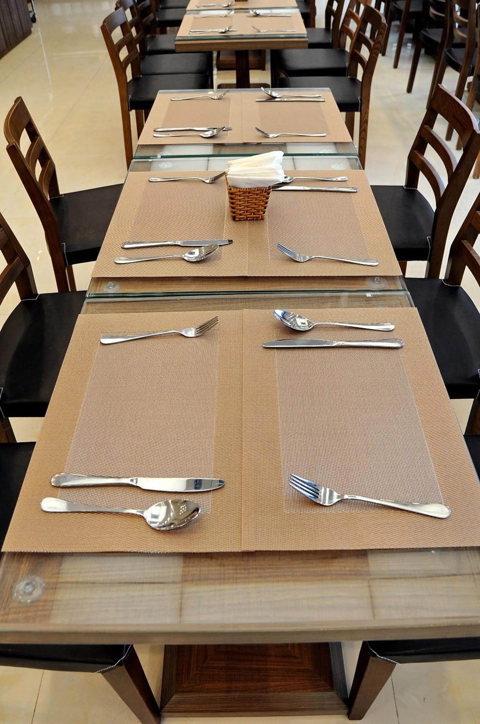 Restaurant/places to eat in Lenid Ocean View Hotel