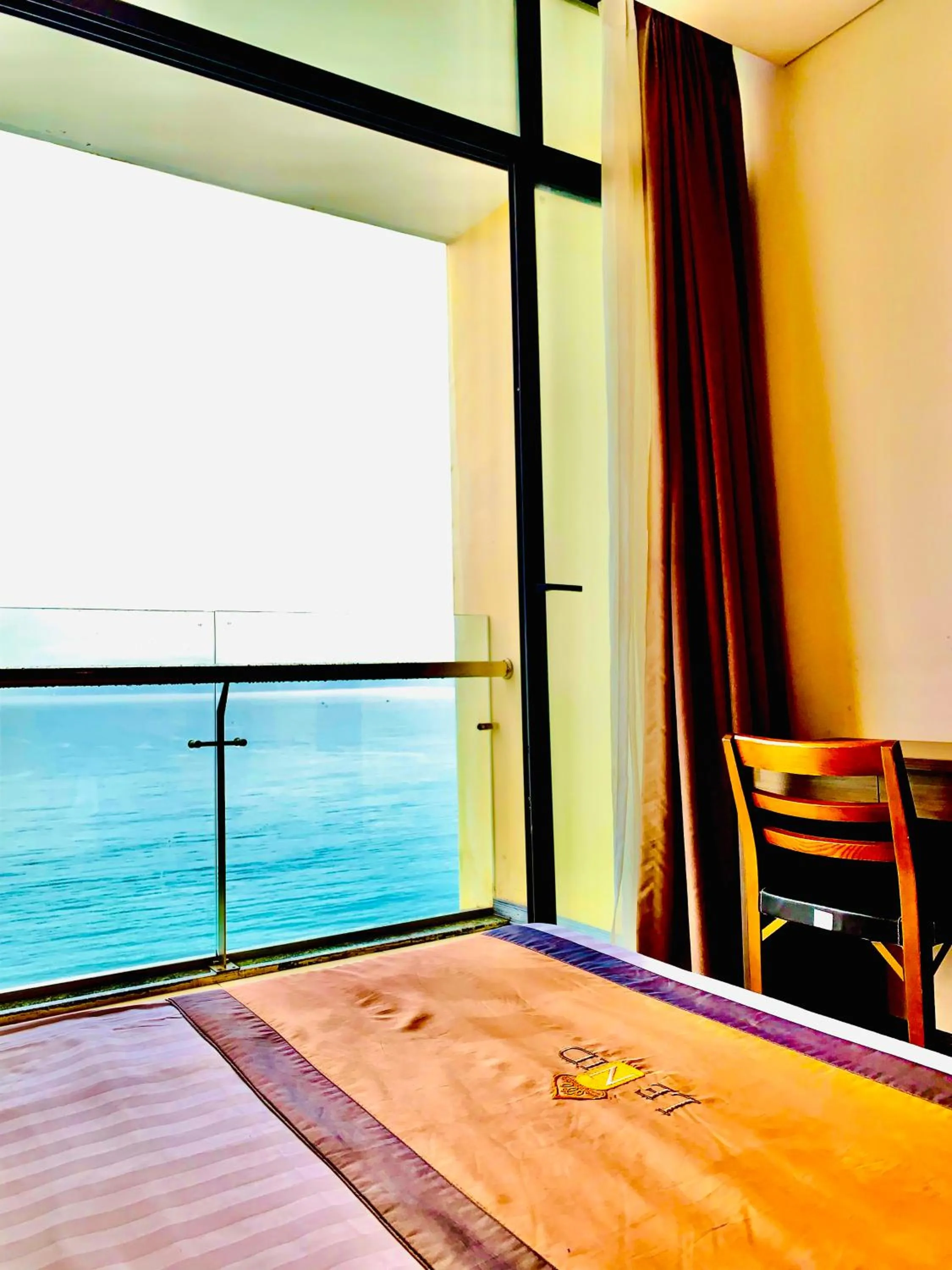 Bed in Lenid Ocean View Hotel