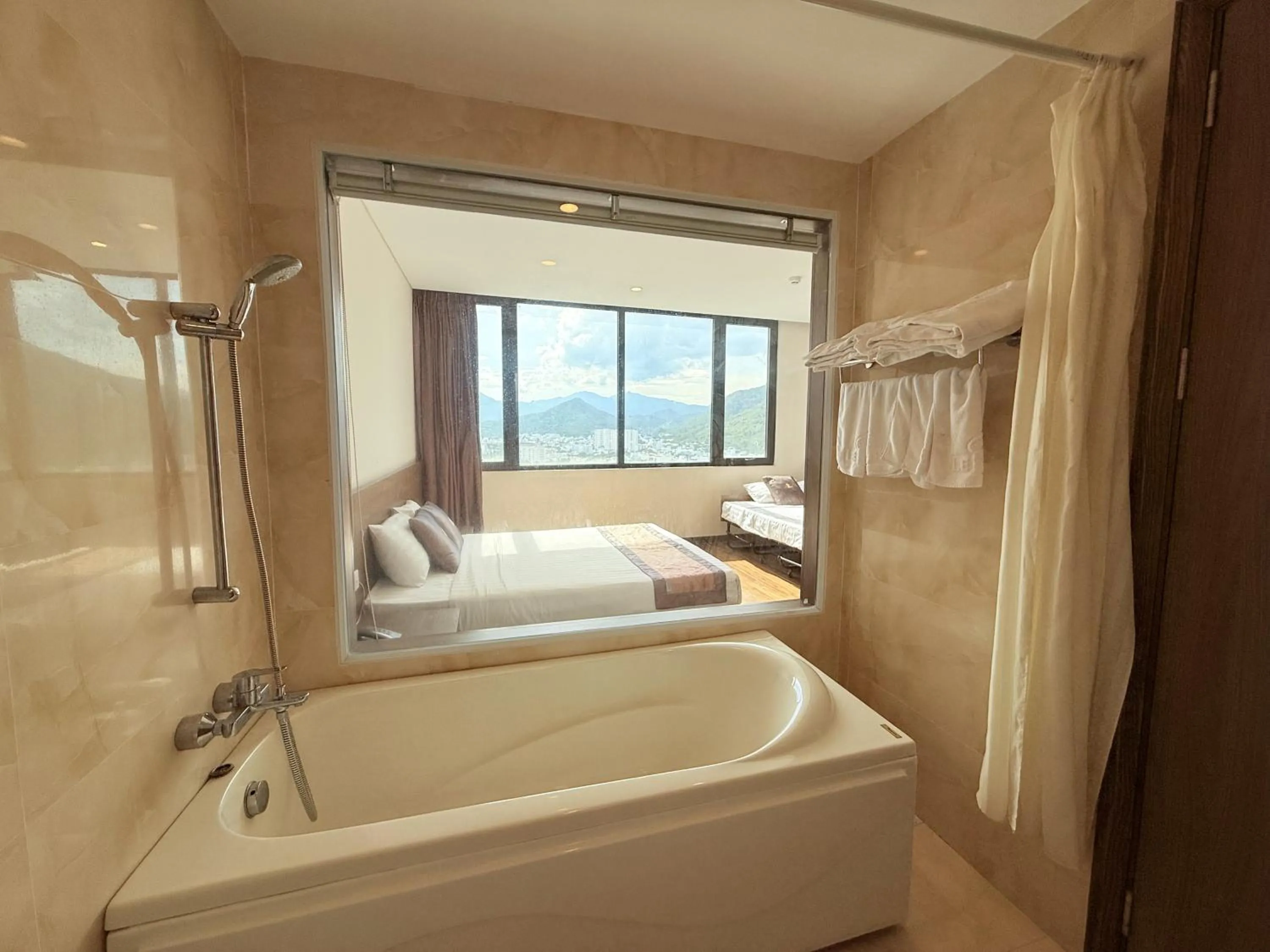 Bed in Lenid Ocean View Hotel