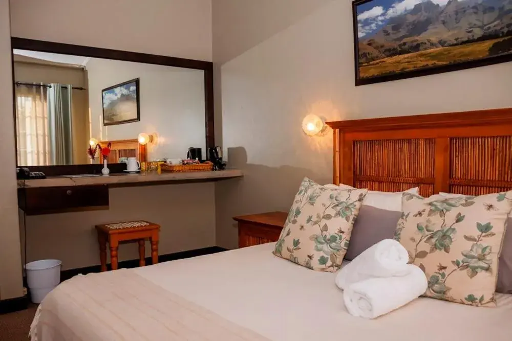 Double or Twin Room with Mountain View in The Nest Drakensberg Mountain Resort Hotel Double or Twin Room with Mountain View in The Nest Drakensberg Mountain Resort Hotel