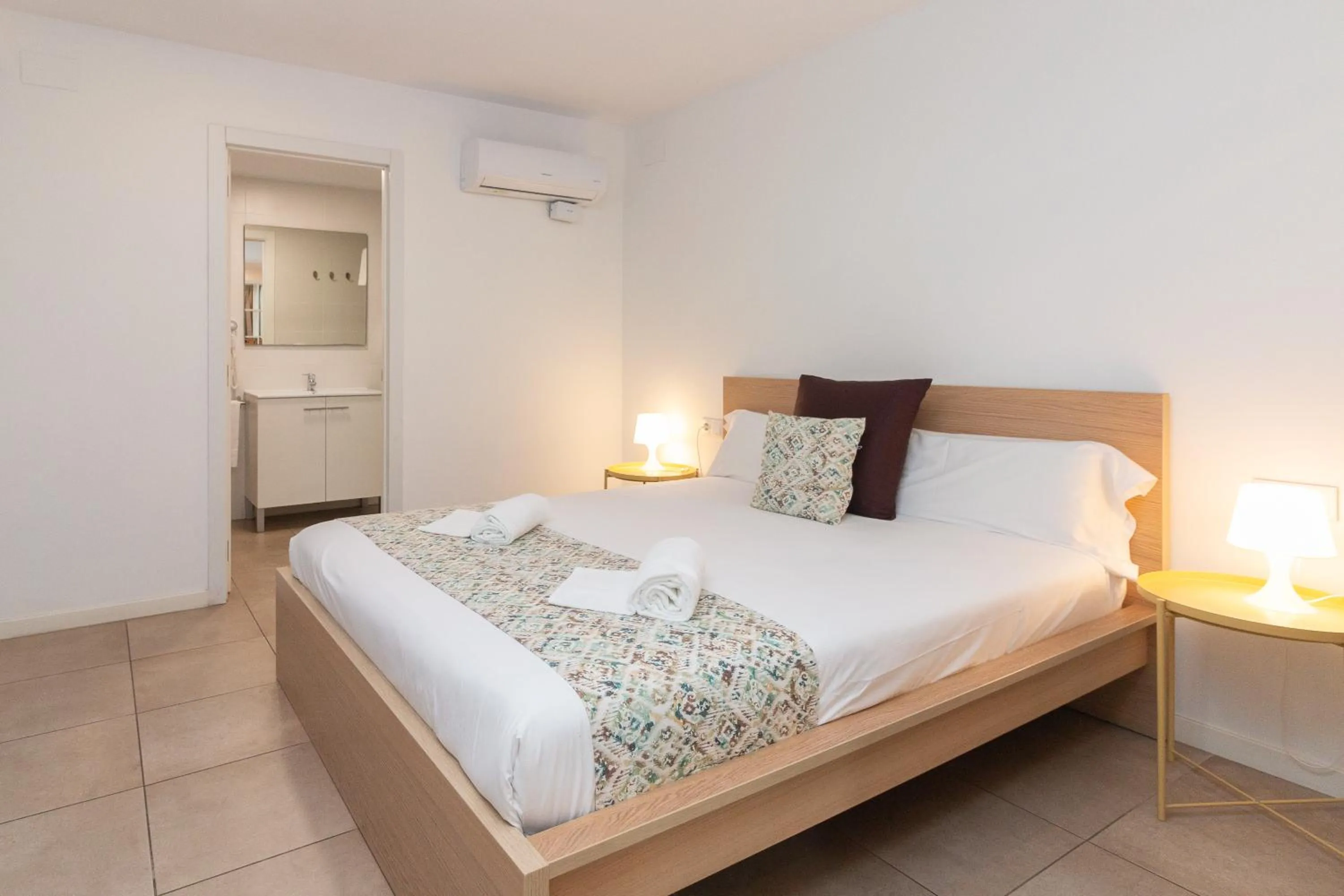 Bed in BET Apartments - Abastos