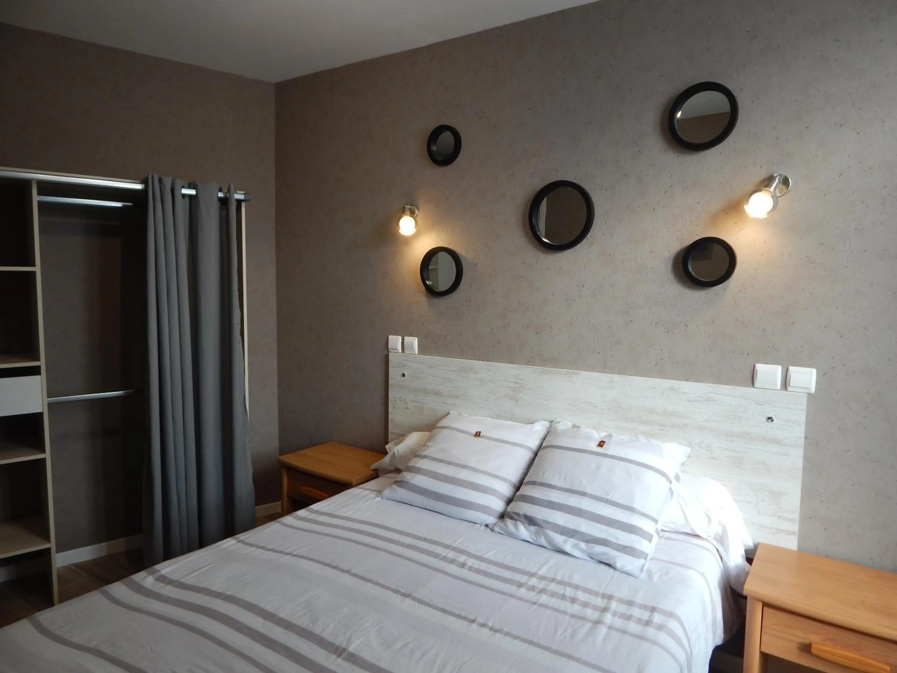 Photo of the whole room in Le Lion D'or