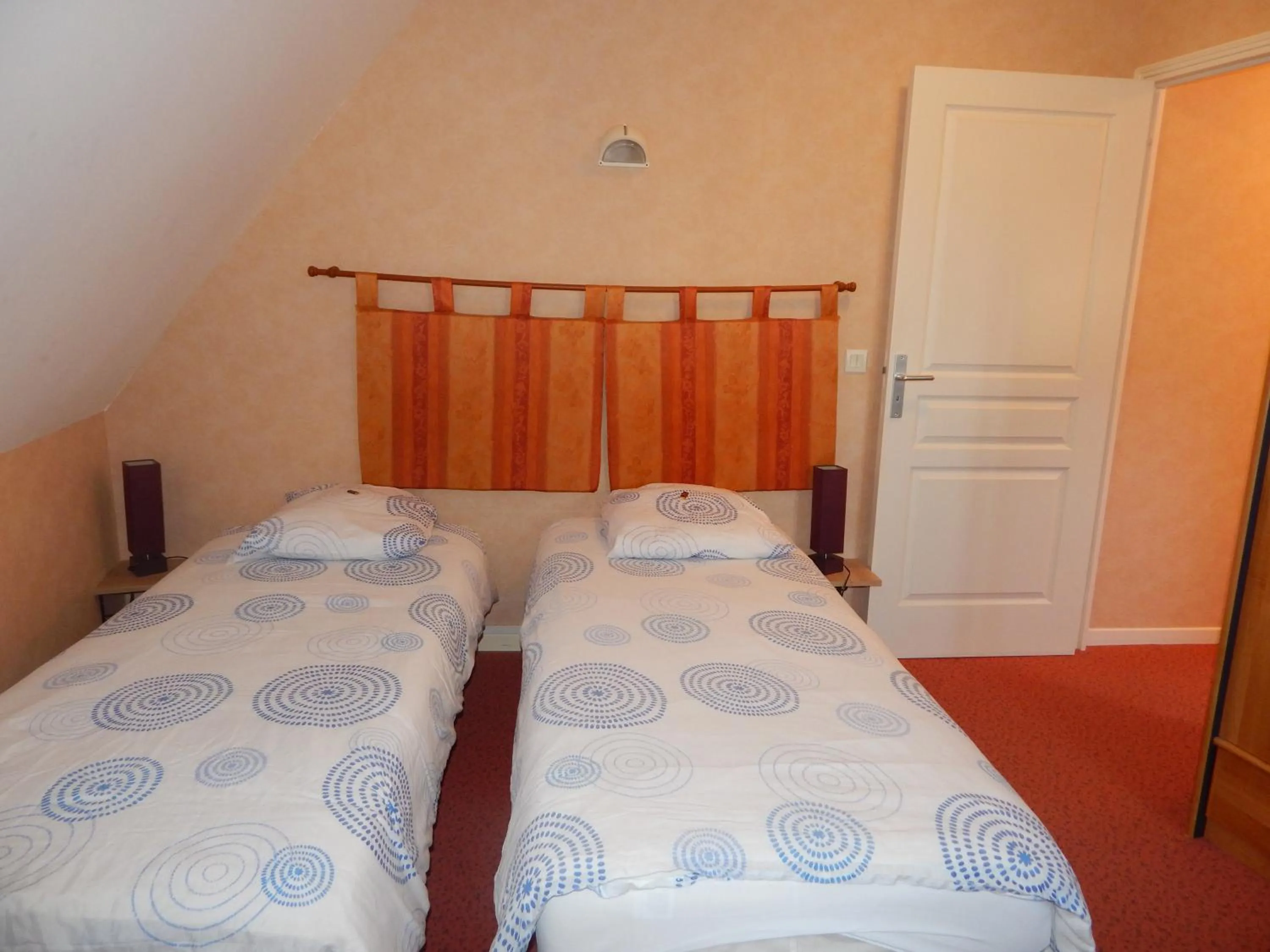 Photo of the whole room in Le Lion D'or