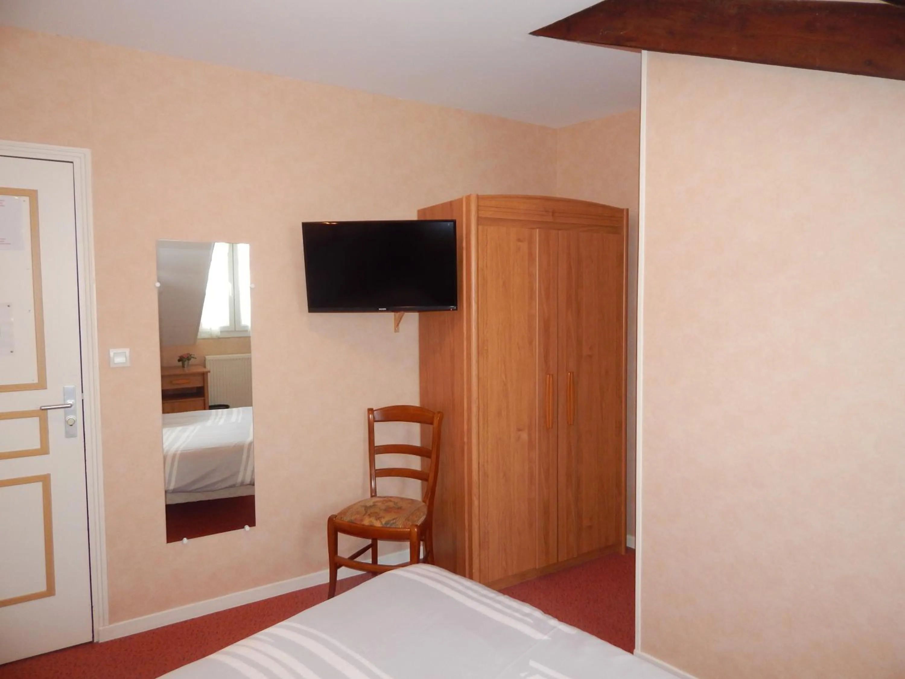 Photo of the whole room in Le Lion D'or