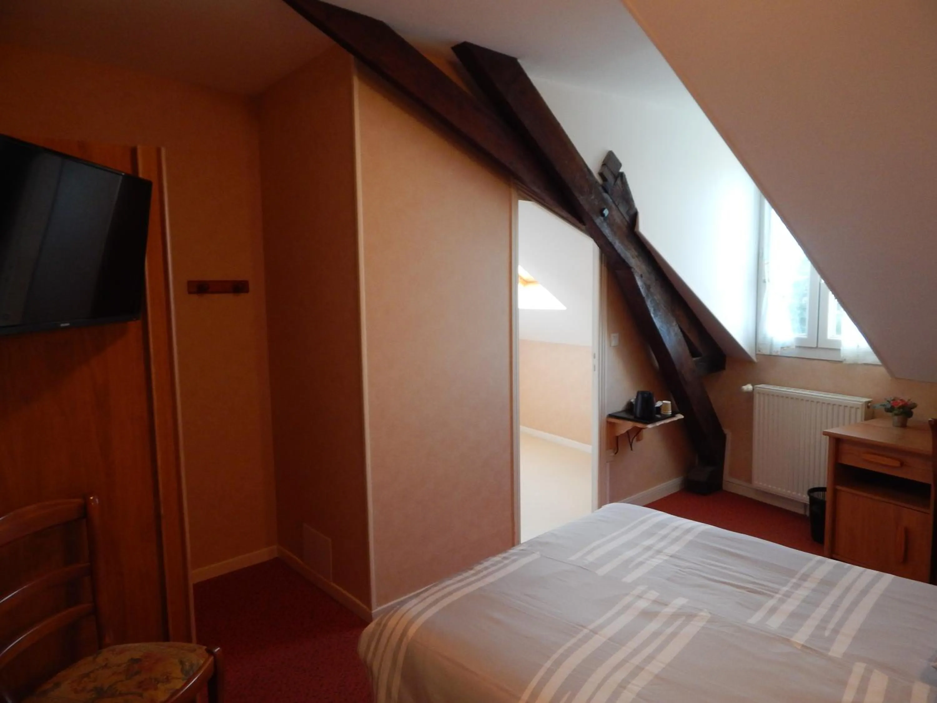 Photo of the whole room in Le Lion D'or